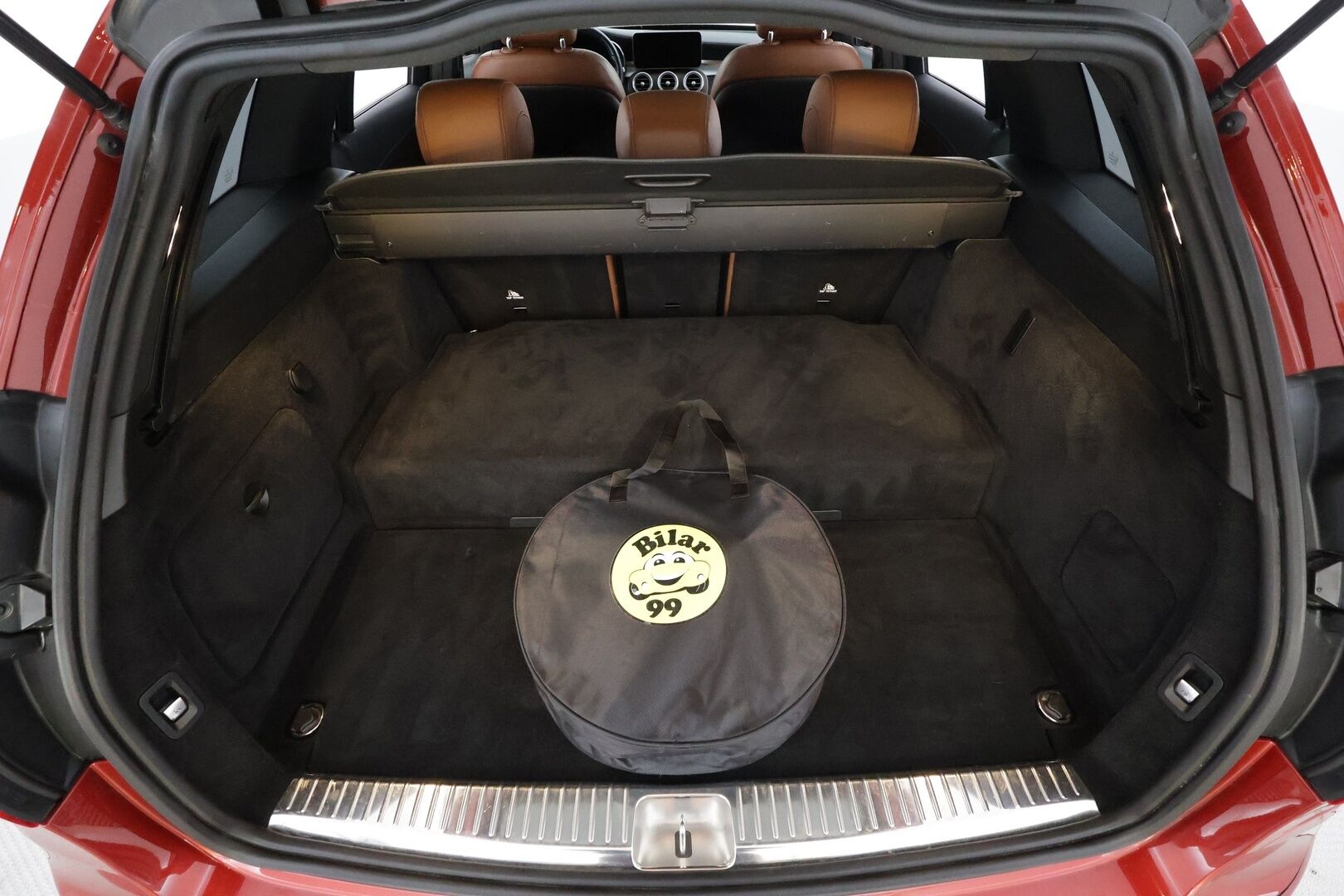 Mercedes-Benz C 2019 300 e T A Business AMG Edition EQ Power * Burmester / 360° / Panorama / Multibeam / Vakkari / Digimittaristo / Navi / KeylessGo * - Akku kuntotarkastettu / Ruskeat sporttinahat / Suomi-auto / Kahdet renkaat aluvanteilla / Merkkihuollettu