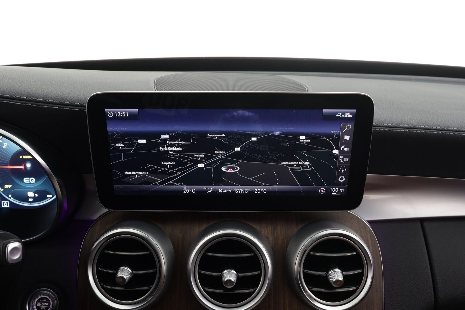 Mercedes-Benz C 2019 300 e T A Business AMG Edition EQ Power * Burmester / 360° / Panorama / Multibeam / Vakkari / Digimittaristo / Navi / KeylessGo * - Akku kuntotarkastettu / Ruskeat sporttinahat / Suomi-auto / Kahdet renkaat aluvanteilla / Merkkihuollettu