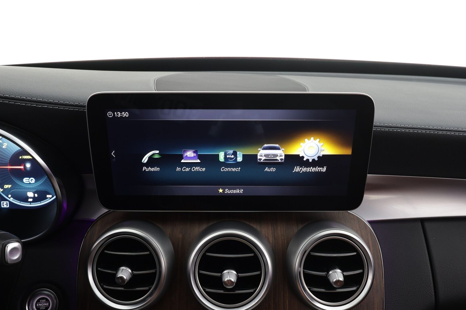 Mercedes-Benz C 2019 300 e T A Business AMG Edition EQ Power * Burmester / 360° / Panorama / Multibeam / Vakkari / Digimittaristo / Navi / KeylessGo * - Akku kuntotarkastettu / Ruskeat sporttinahat / Suomi-auto / Kahdet renkaat aluvanteilla / Merkkihuollettu