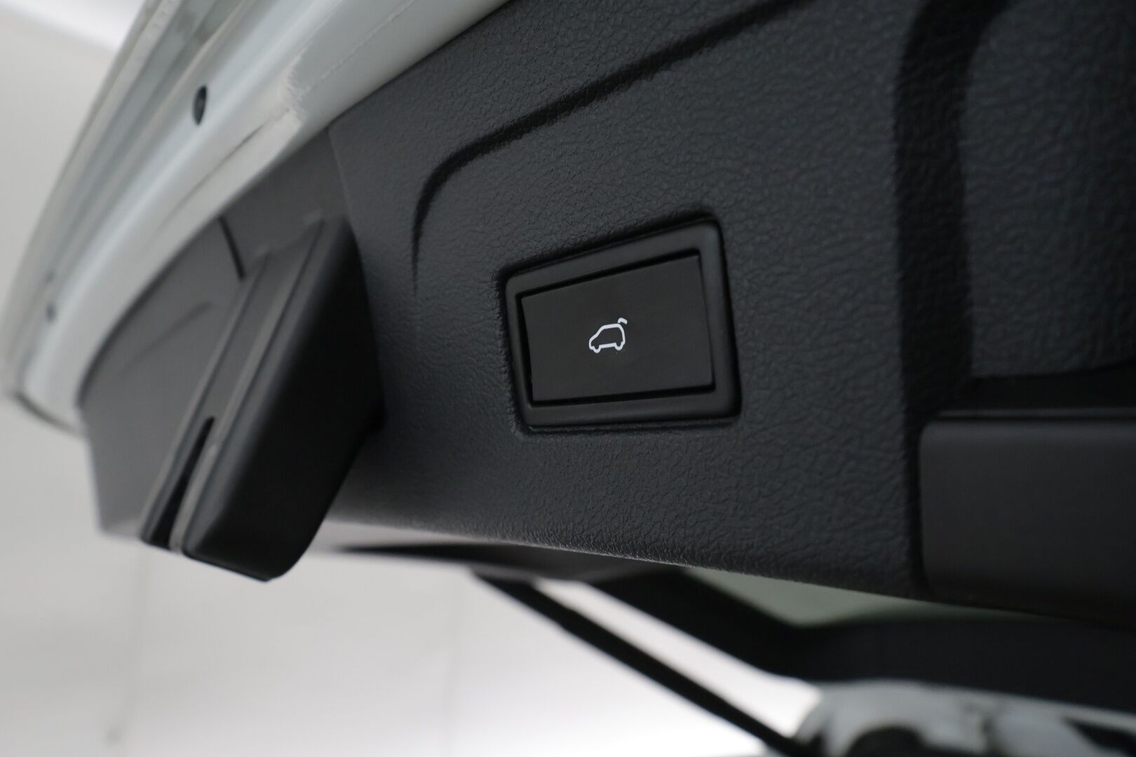 Volkswagen Touran 2020 R-Line 1,5 TSI EVO 110 kW DSG-aut. ** / Webasto / Adapt.vakkari / P.kamera / Apple&Android / Keyless - 1-Om Suomi auto 