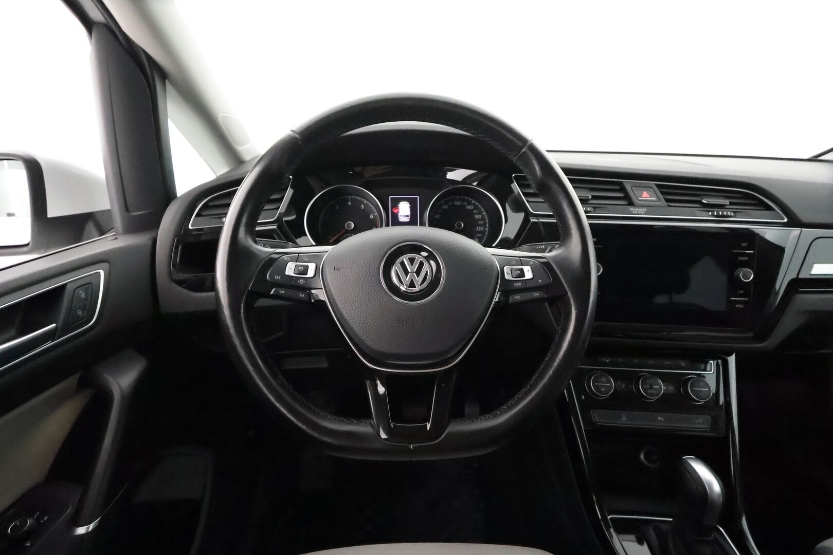 Volkswagen Touran 2020 R-Line 1,5 TSI EVO 110 kW DSG-aut. ** / Webasto / Adapt.vakkari / P.kamera / Apple&Android / Keyless - 1-Om Suomi auto 