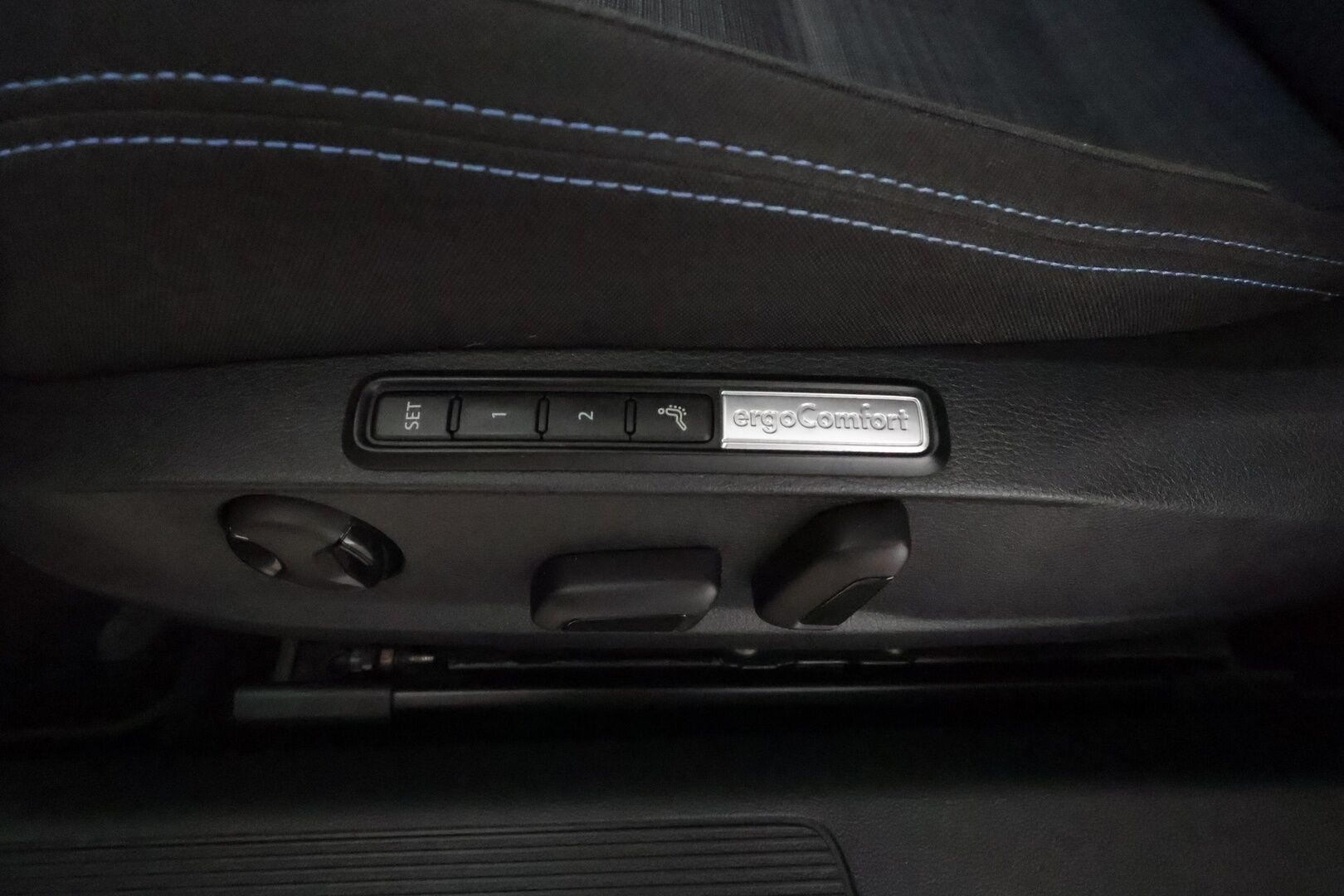 Volkswagen Passat 2020 Variant GTE Plug-In Hybrid 160 kW DSG **Webasto / Koukku / Adapt.Vakkari / Adapt.LED / P.kamera / Navi / Keyless** - 1-om Suomi-auto / 2x Latauskaapelit / Kahdet Renkaat / Merkkihuollettu!