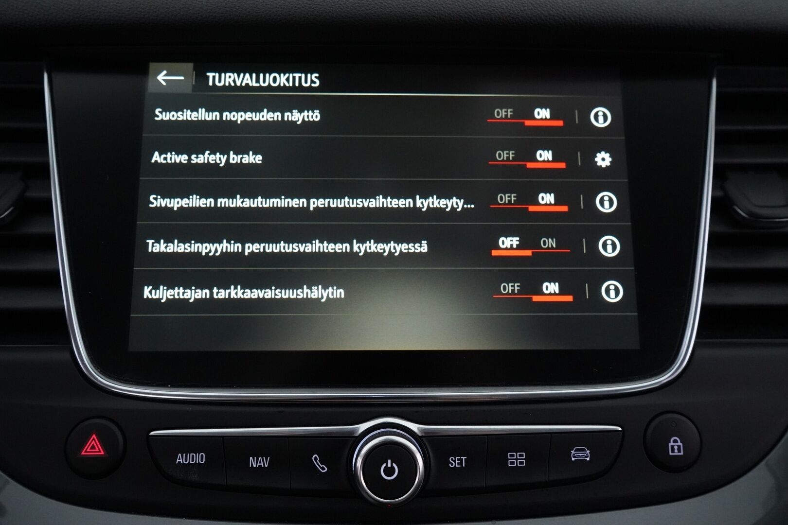 Opel Grandland X 2021 Executive 130 D Turbo A - Suomi- auto | Webasto | Koukku | Muistipenkki | Ratinlämmitin | Ilmastoidut istuimet | 360 Kamera | Nahkasisusta | Keyless | Kahdet renkaat aluvantein