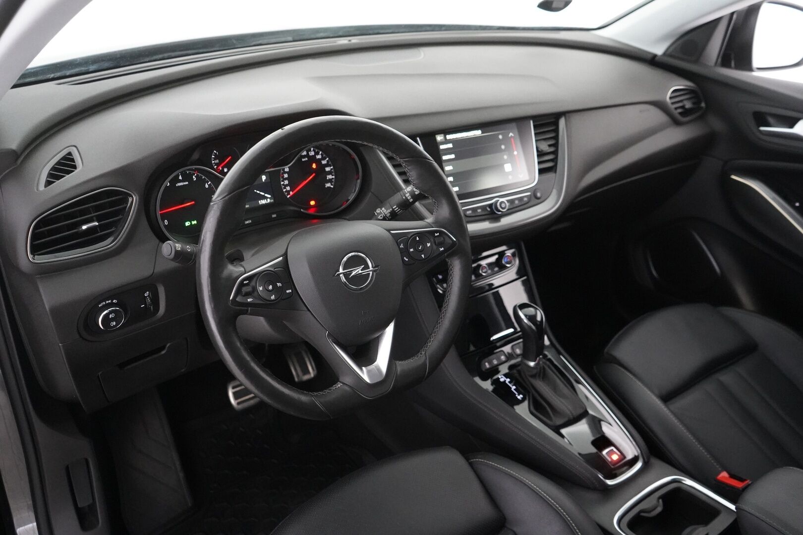 Opel Grandland X 2021 Executive 130 D Turbo A - Suomi- auto | Webasto | Koukku | Muistipenkki | Ratinlämmitin | Ilmastoidut istuimet | 360 Kamera | Nahkasisusta | Keyless | Kahdet renkaat aluvantein