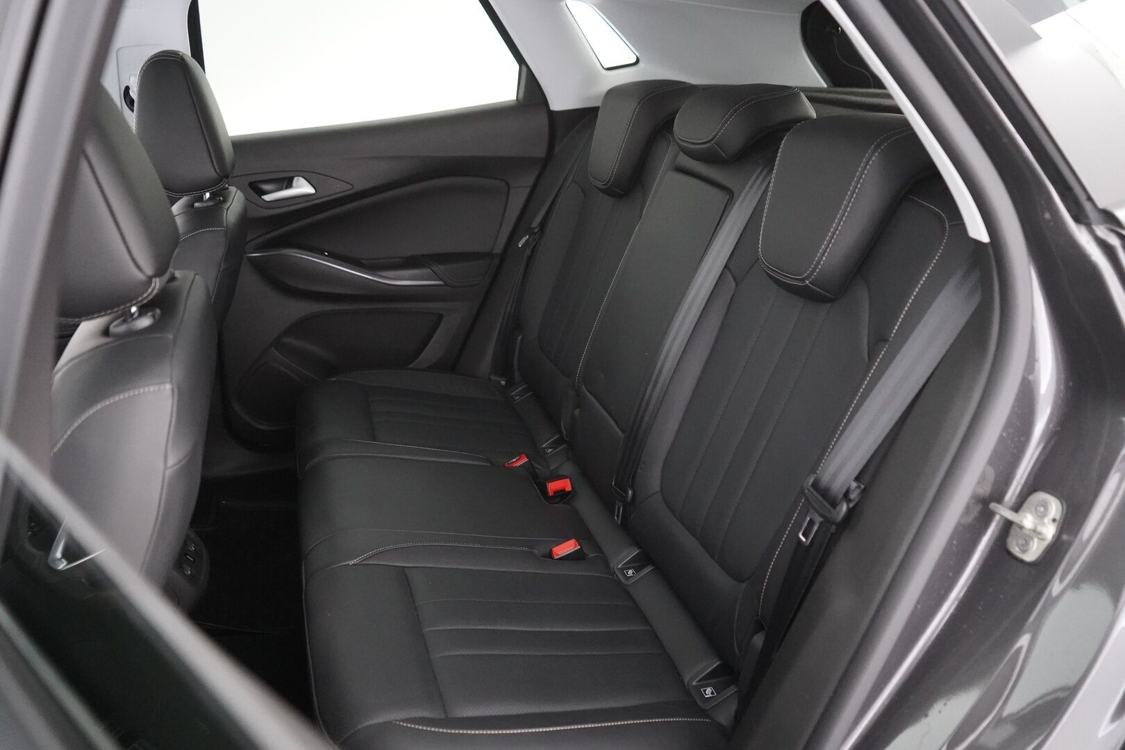 Opel Grandland X 2021 Executive 130 D Turbo A - Suomi- auto | Webasto | Koukku | Muistipenkki | Ratinlämmitin | Ilmastoidut istuimet | 360 Kamera | Nahkasisusta | Keyless | Kahdet renkaat aluvantein
