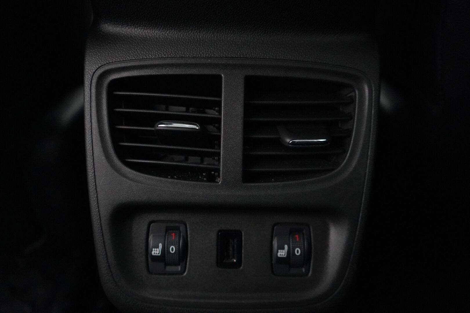 Opel Grandland X 2021 Executive 130 D Turbo A - Suomi- auto | Webasto | Koukku | Muistipenkki | Ratinlämmitin | Ilmastoidut istuimet | 360 Kamera | Nahkasisusta | Keyless | Kahdet renkaat aluvantein