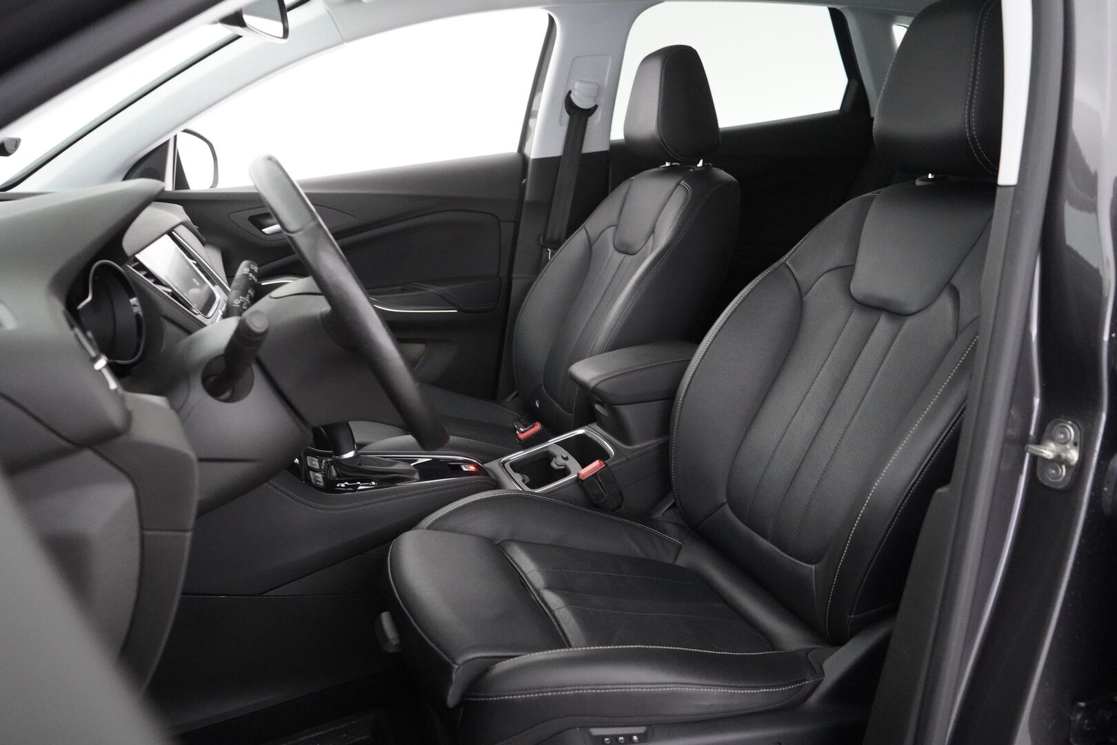 Opel Grandland X 2021 Executive 130 D Turbo A - Suomi- auto | Webasto | Koukku | Muistipenkki | Ratinlämmitin | Ilmastoidut istuimet | 360 Kamera | Nahkasisusta | Keyless | Kahdet renkaat aluvantein
