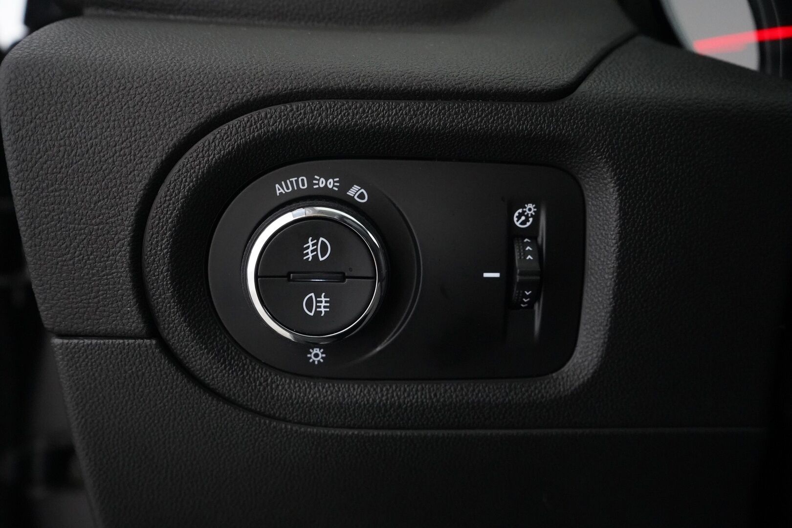 Opel Grandland X 2021 Executive 130 D Turbo A - Suomi- auto | Webasto | Koukku | Muistipenkki | Ratinlämmitin | Ilmastoidut istuimet | 360 Kamera | Nahkasisusta | Keyless | Kahdet renkaat aluvantein
