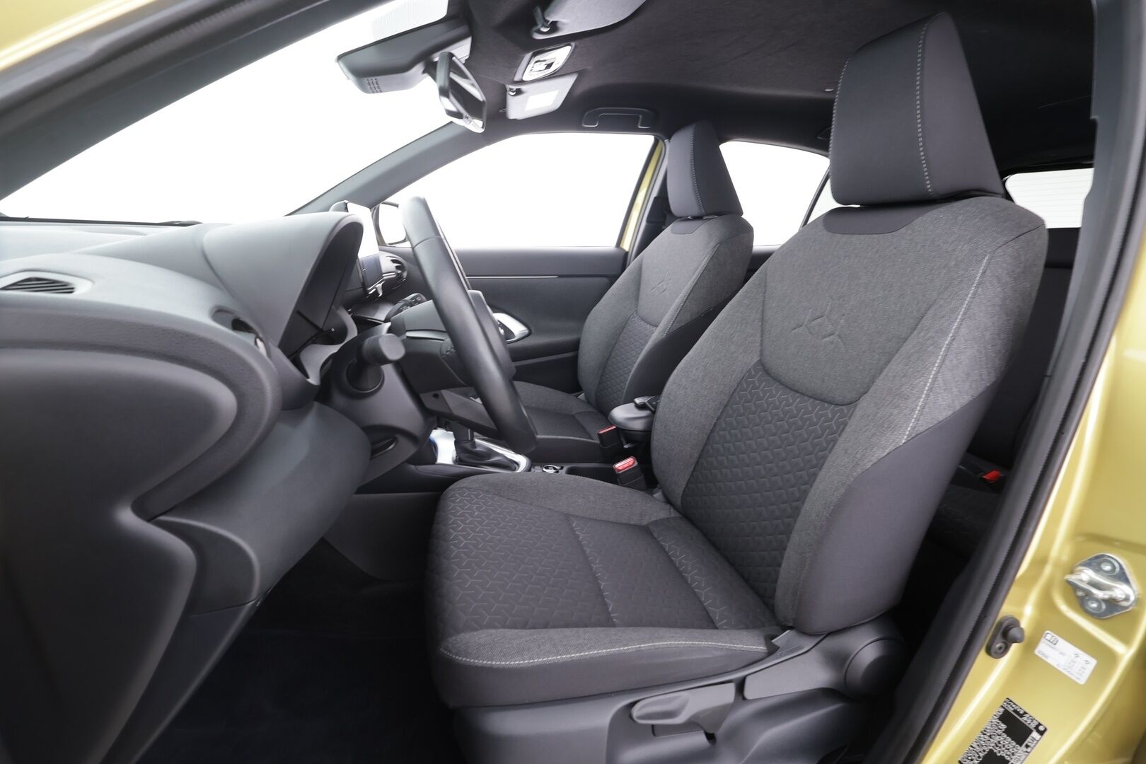 Toyota Yaris Cross 2022 1,5 Hybrid AWD-i Intense - | ACC | Lohko | P.Kamera | LED | Digimittaristo | Apple&Android | Suomi-auto | Merkkihuollettu | Kahdet Renkaat |