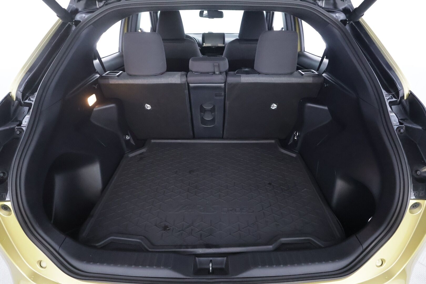 Toyota Yaris Cross 2022 1,5 Hybrid AWD-i Intense - | ACC | Lohko | P.Kamera | LED | Digimittaristo | Apple&Android | Suomi-auto | Merkkihuollettu | Kahdet Renkaat |