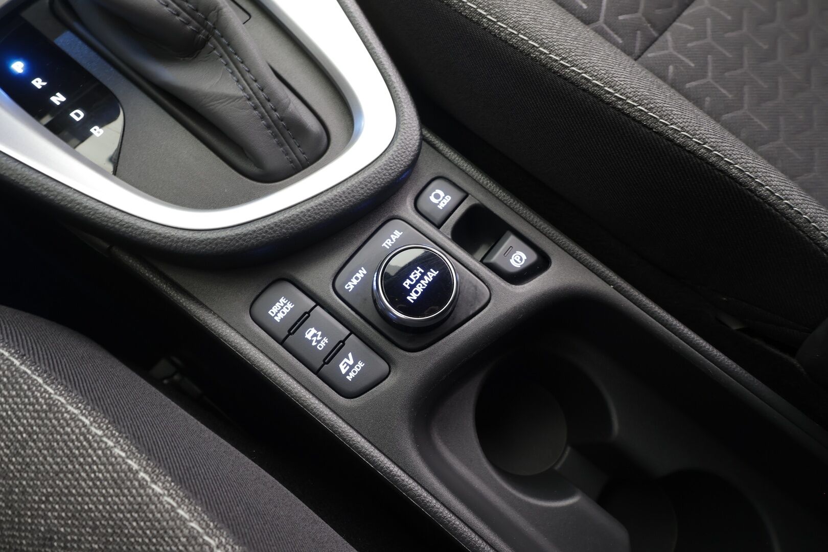 Toyota Yaris Cross 2022 1,5 Hybrid AWD-i Intense - | ACC | Lohko | P.Kamera | LED | Digimittaristo | Apple&Android | Suomi-auto | Merkkihuollettu | Kahdet Renkaat |