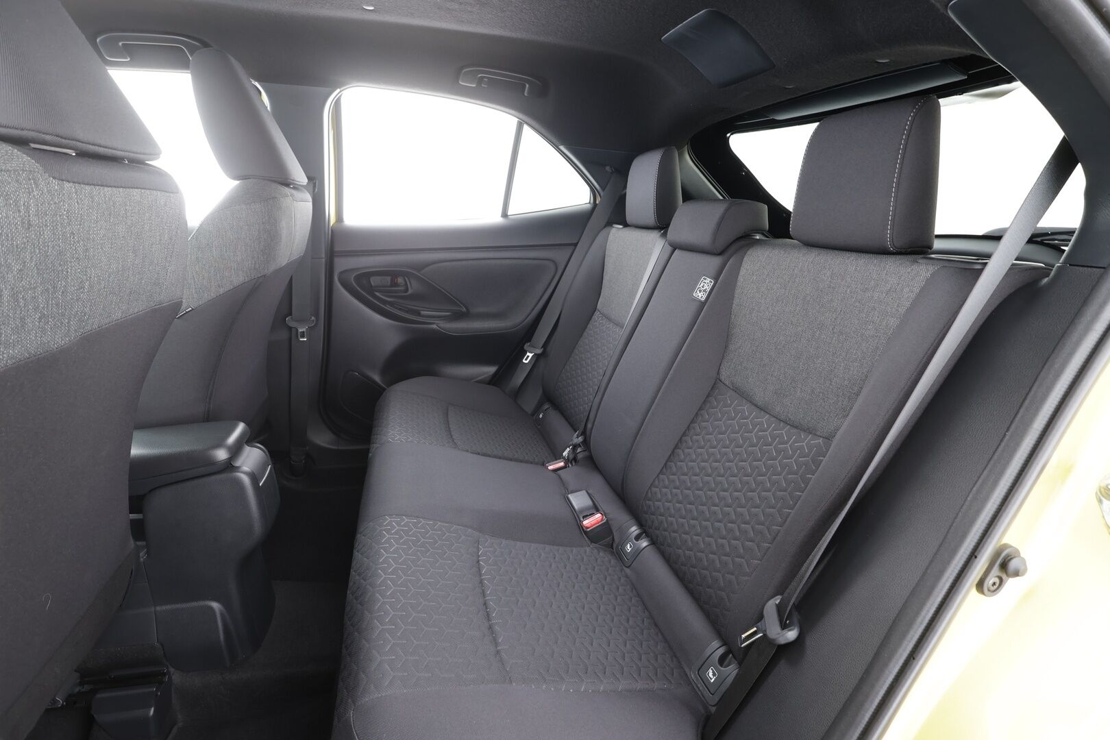 Toyota Yaris Cross 2022 1,5 Hybrid AWD-i Intense - | ACC | Lohko | P.Kamera | LED | Digimittaristo | Apple&Android | Suomi-auto | Merkkihuollettu | Kahdet Renkaat |