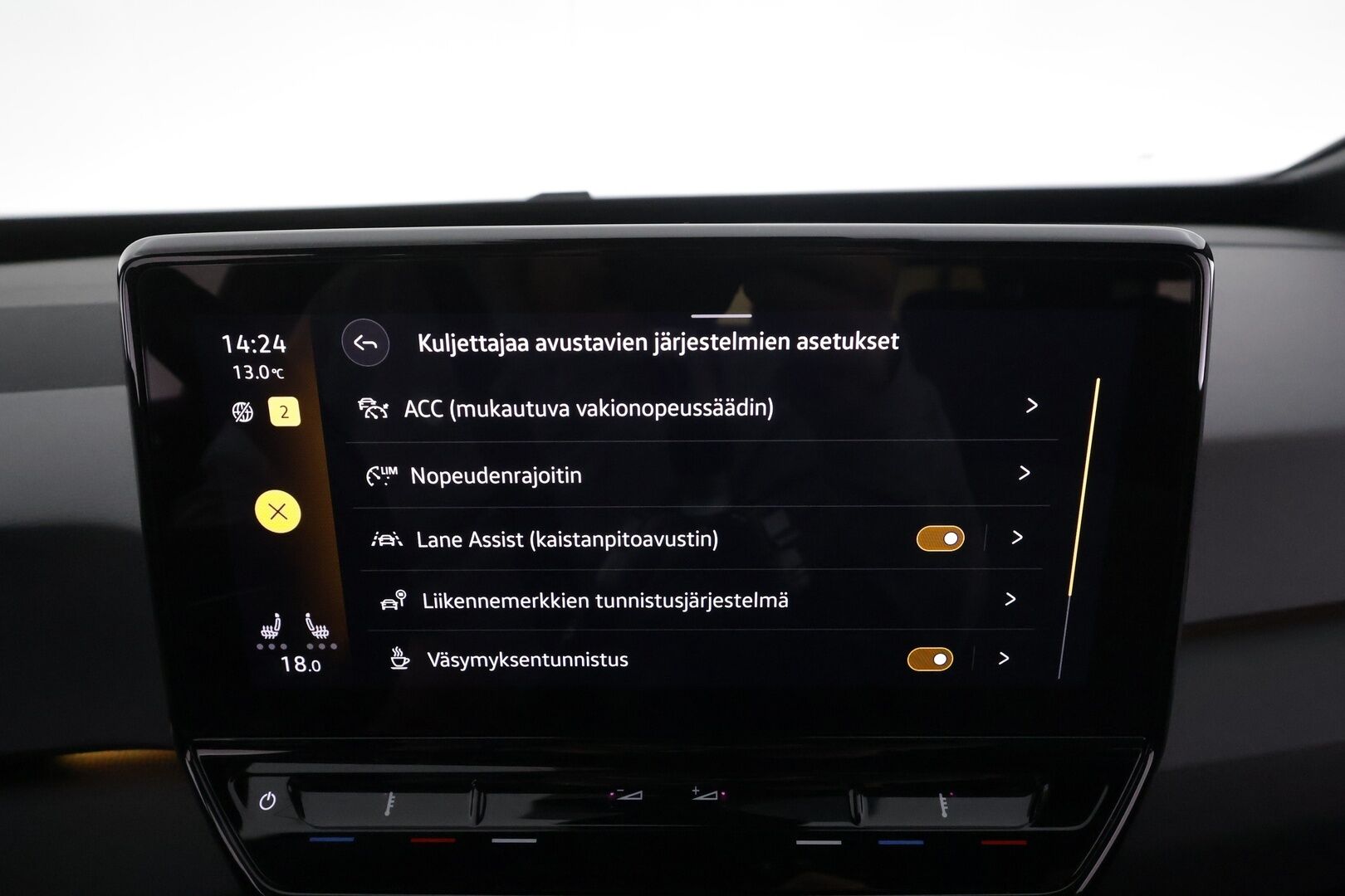 Volkswagen ID.3 2022 Pro 107 kW * ILP / ACC / Matrix / P.Tutkat / Navi / Kaistavahti * - 1-om Suomi-auto / 2x Latauskaapelit / Kahdet renkaat aluvanteilla / Merkkihuollot - HULLUT AVAJAISHULINAT KORKOTARJOUS 3,29 %