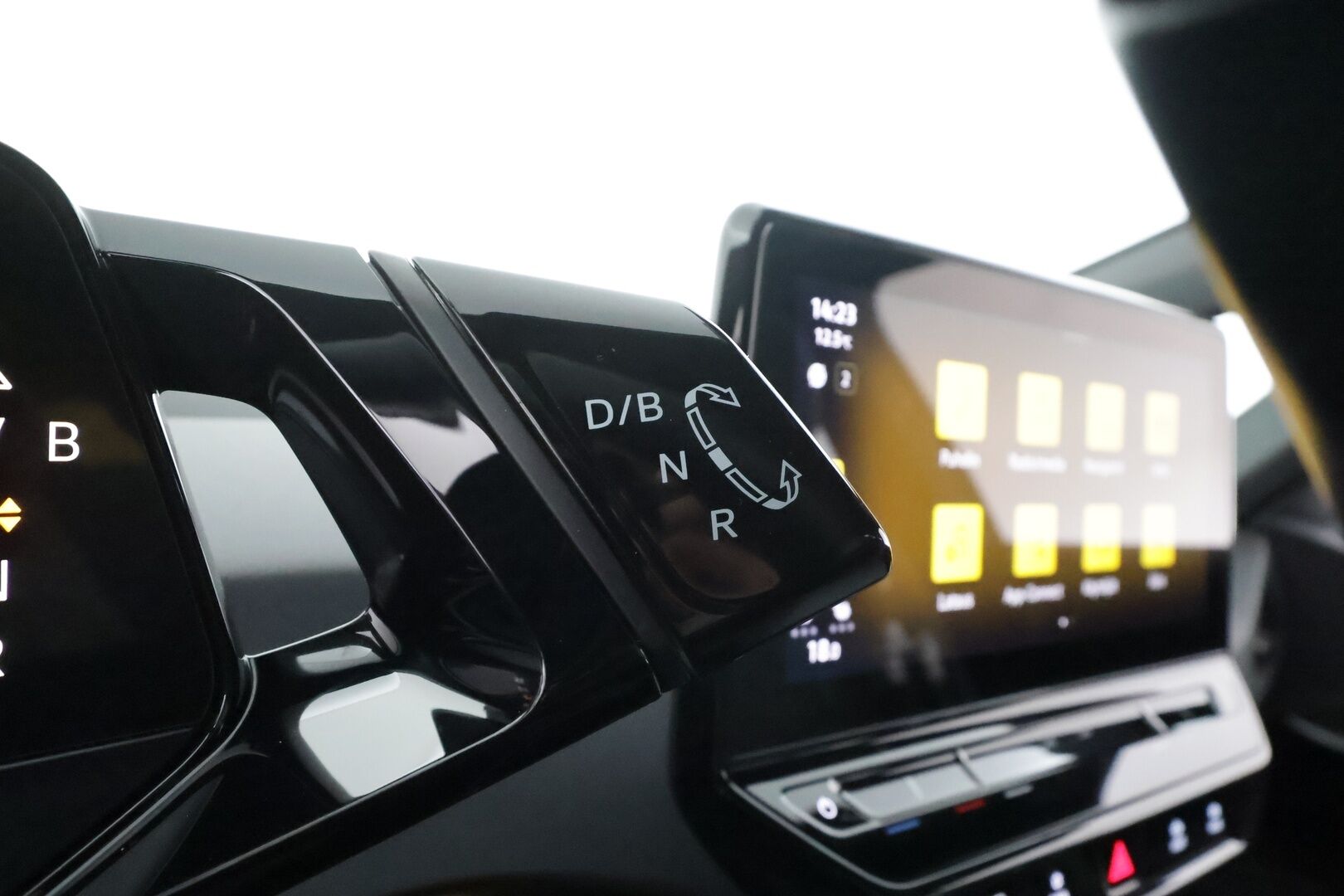 Volkswagen ID.3 2022 Pro 107 kW * ILP / ACC / Matrix / P.Tutkat / Navi / Kaistavahti * - 1-om Suomi-auto / 2x Latauskaapelit / Kahdet renkaat aluvanteilla / Merkkihuollot