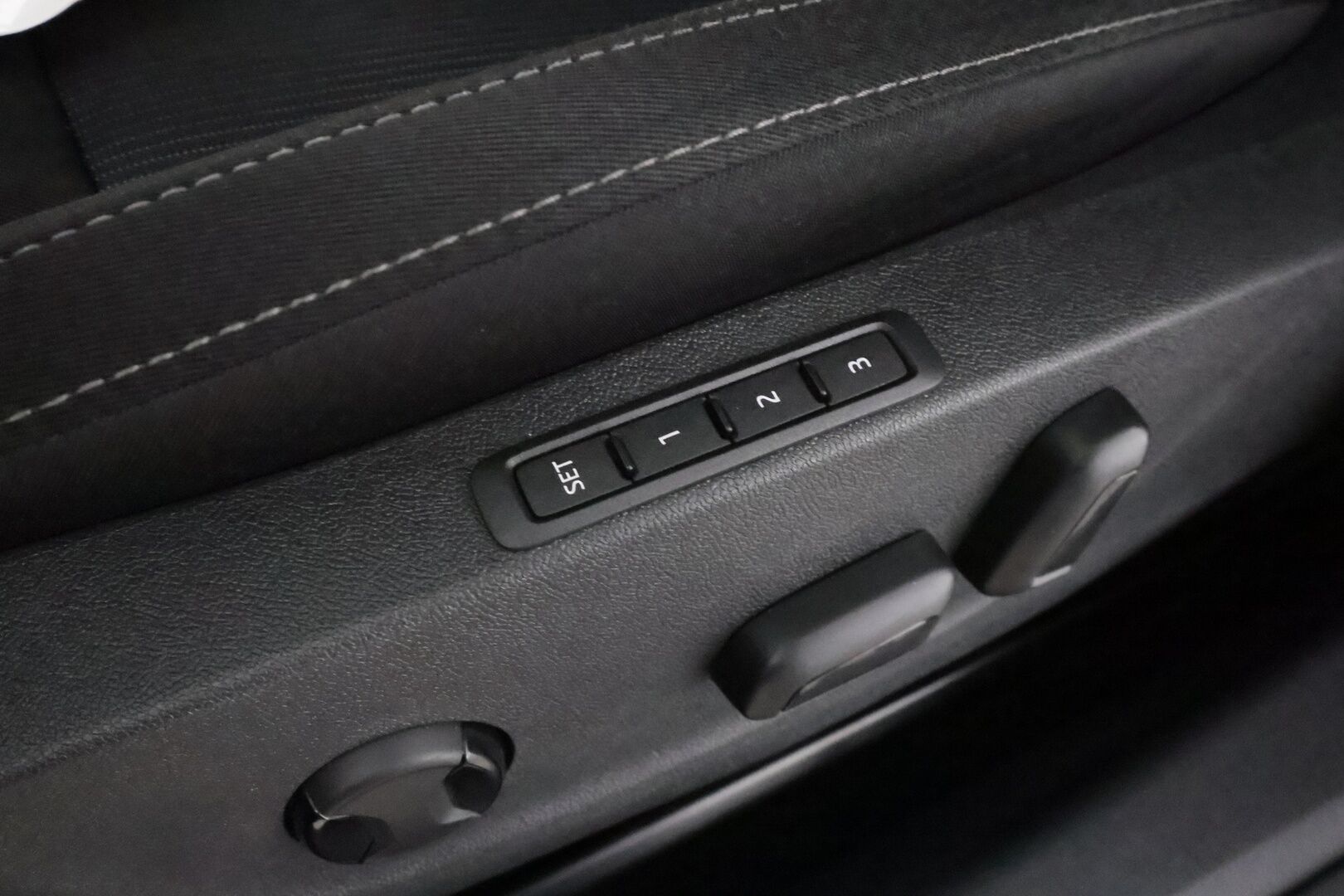 Skoda Octavia 2022 Combi 1.5 TSI Style eTEC DSG Autom. - | ACC | Webasto | Koukku | Matrix-LED | HUD | Ratinlämmitys | P.Kamera | Muistipenkki | Apple&Android | Suomi-auto | Kahdet Renkaat | merkkihuollettu |