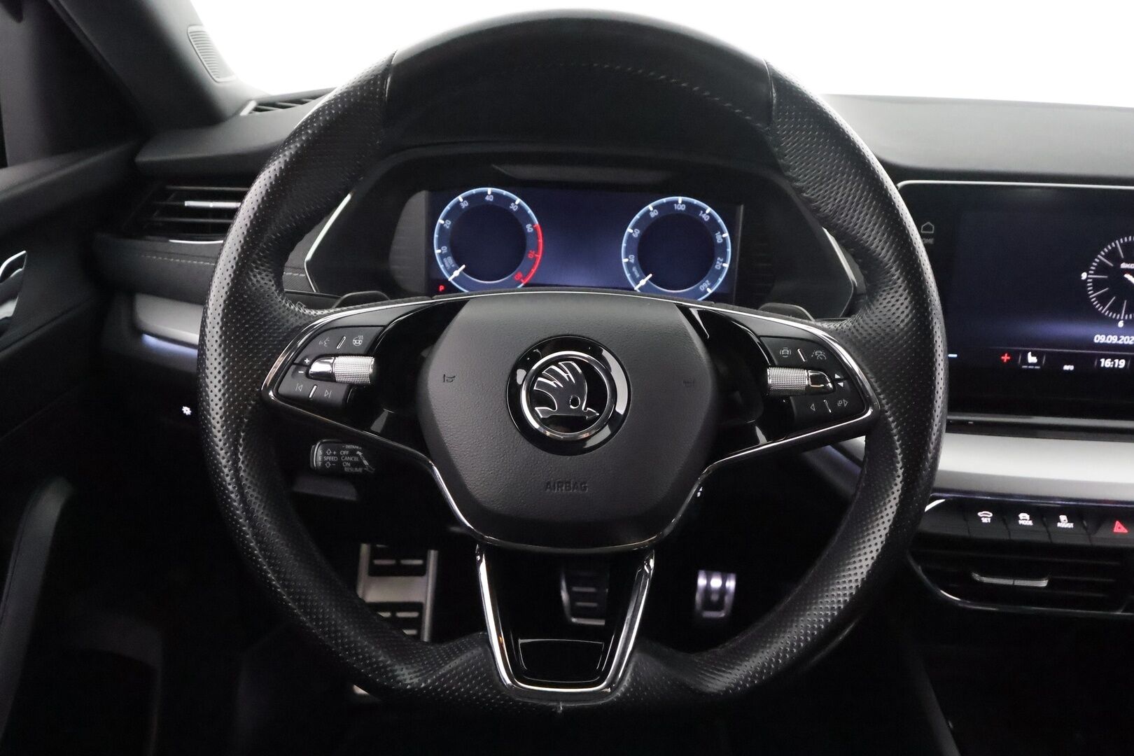 Skoda Octavia 2022 Combi 1.5 TSI Style eTEC DSG Autom. - | ACC | Webasto | Koukku | Matrix-LED | HUD | Ratinlämmitys | P.Kamera | Muistipenkki | Apple&Android | Suomi-auto | Kahdet Renkaat | merkkihuollettu |