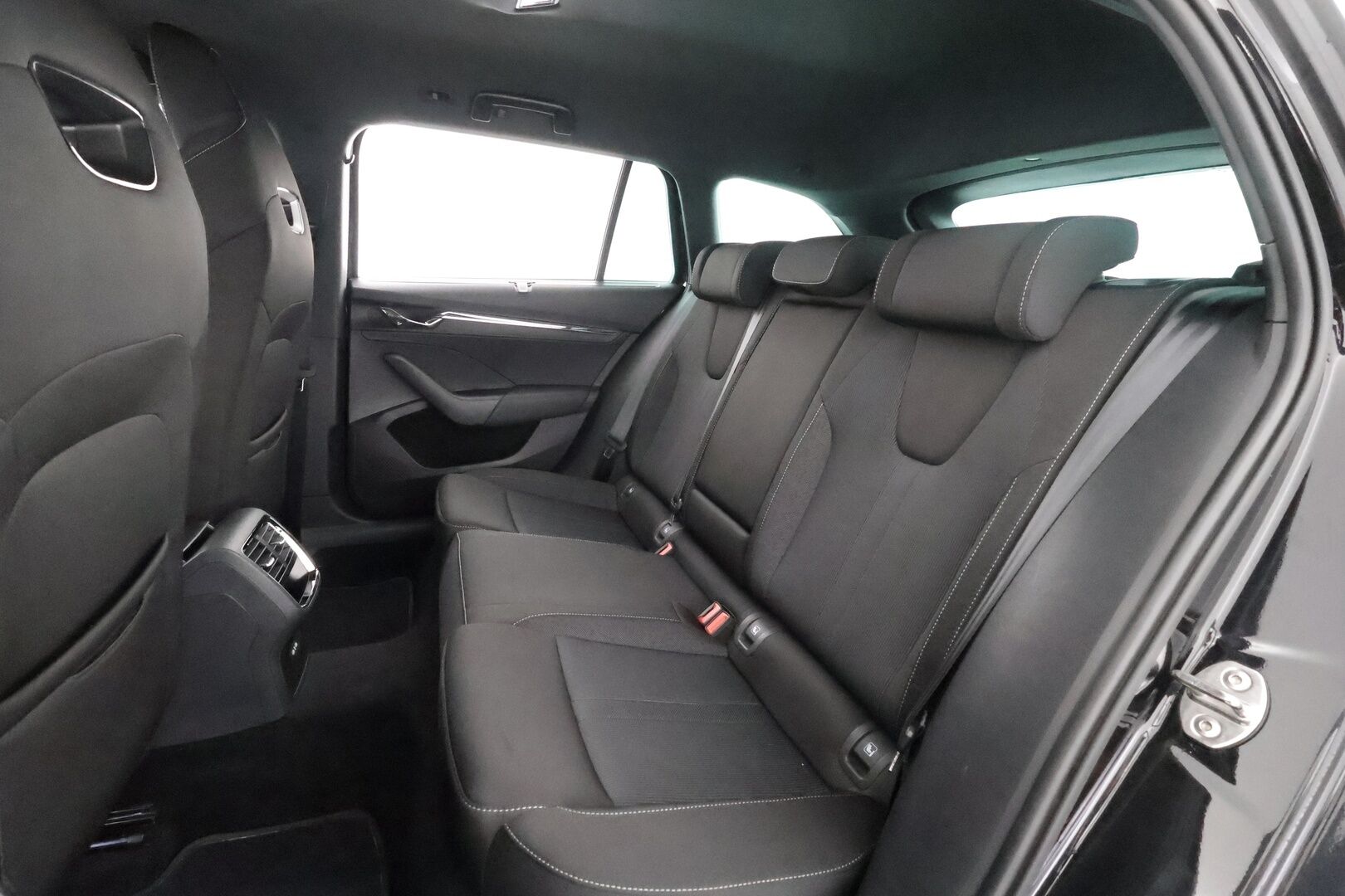 Skoda Octavia 2022 Combi 1.5 TSI Style eTEC DSG Autom. - | ACC | Webasto | Koukku | Matrix-LED | HUD | Ratinlämmitys | P.Kamera | Muistipenkki | Apple&Android | Suomi-auto | Kahdet Renkaat | merkkihuollettu |