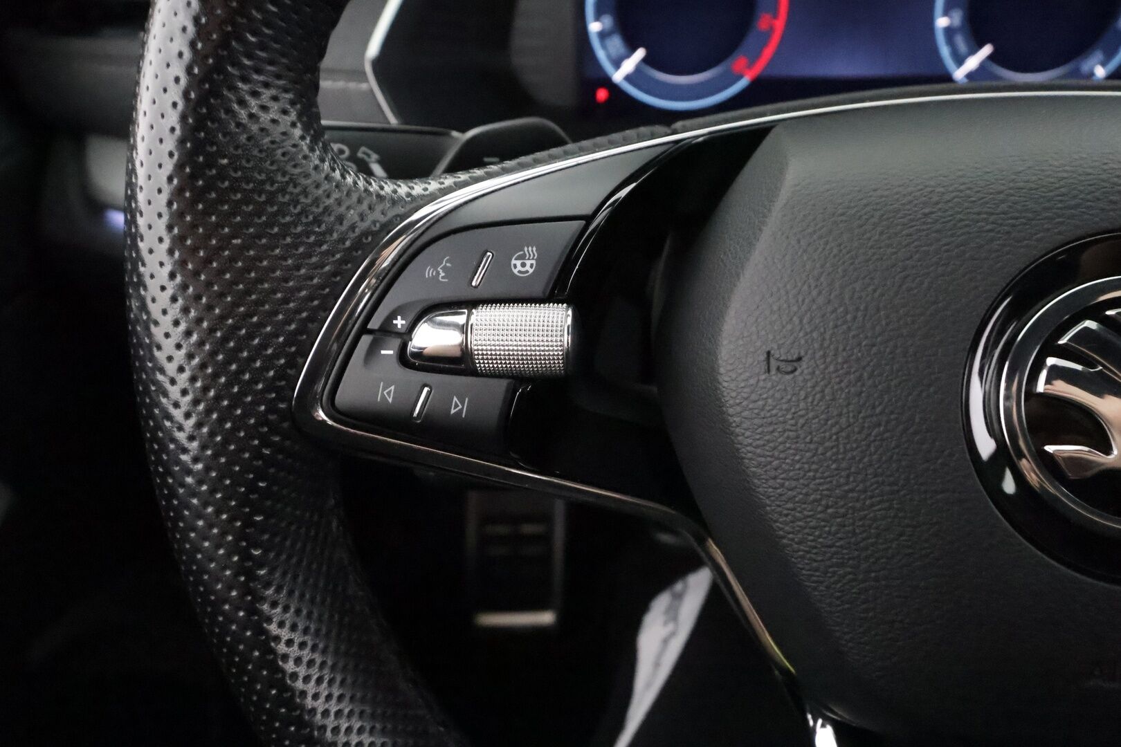 Skoda Octavia 2022 Combi 1.5 TSI Style eTEC DSG Autom. - | ACC | Webasto | Koukku | Matrix-LED | HUD | Ratinlämmitys | P.Kamera | Muistipenkki | Apple&Android | Suomi-auto | Kahdet Renkaat | merkkihuollettu |