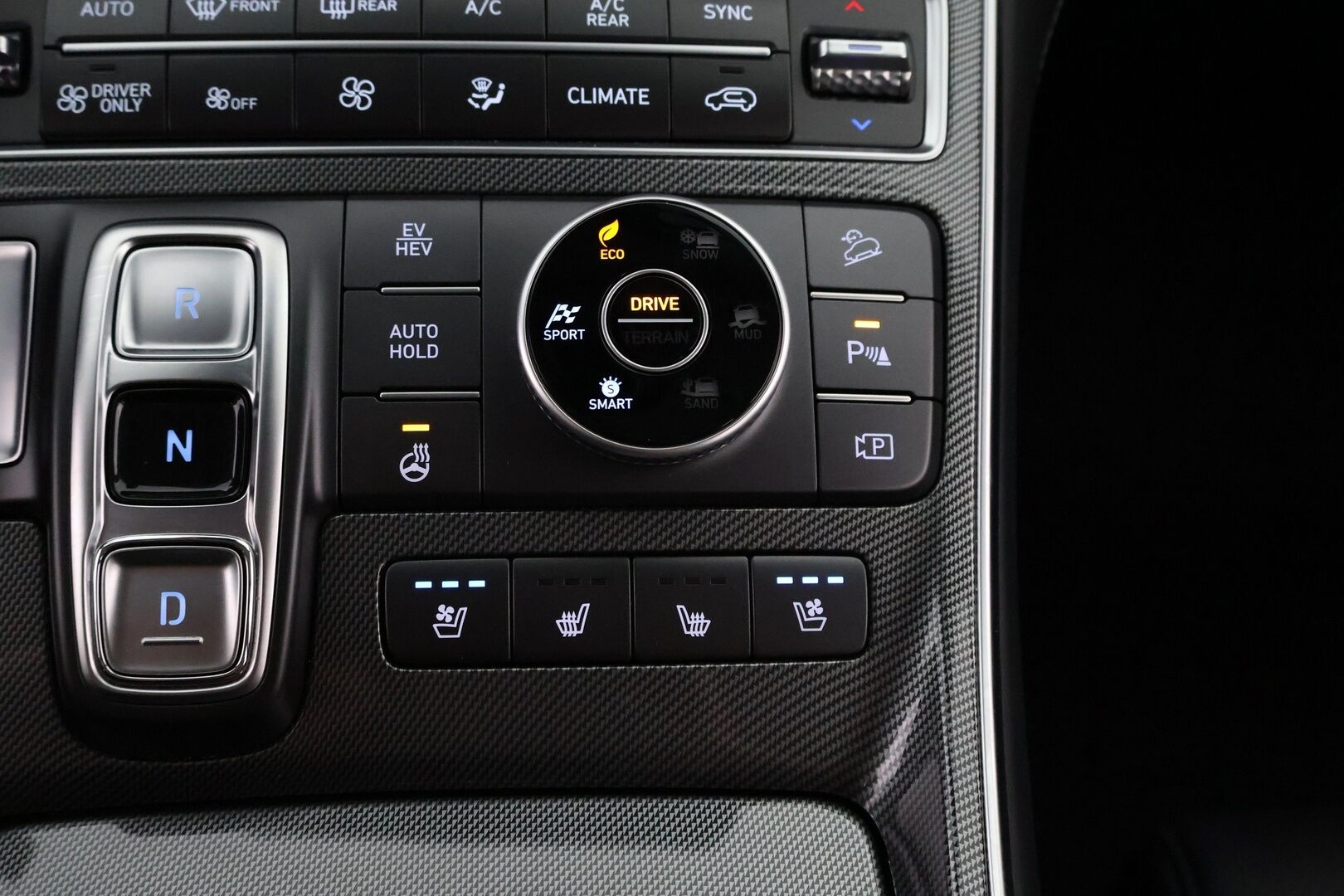 Hyundai Santa Fe 2022 1.6 T-GDI 265 hv Plug in 4WD 6AT Premium 7P MY21 - 3,99 % KORKOTARJOUS TÄHÄN AUTOON 31.8. ASTI! - 1Om Suomiauto / Adapt.Vakkari / Ilmastoidut Nahkapenkit / Krell Premium Audio / HUD / Ratinlämmitys / 7P / Navi / Supervarusteltu!