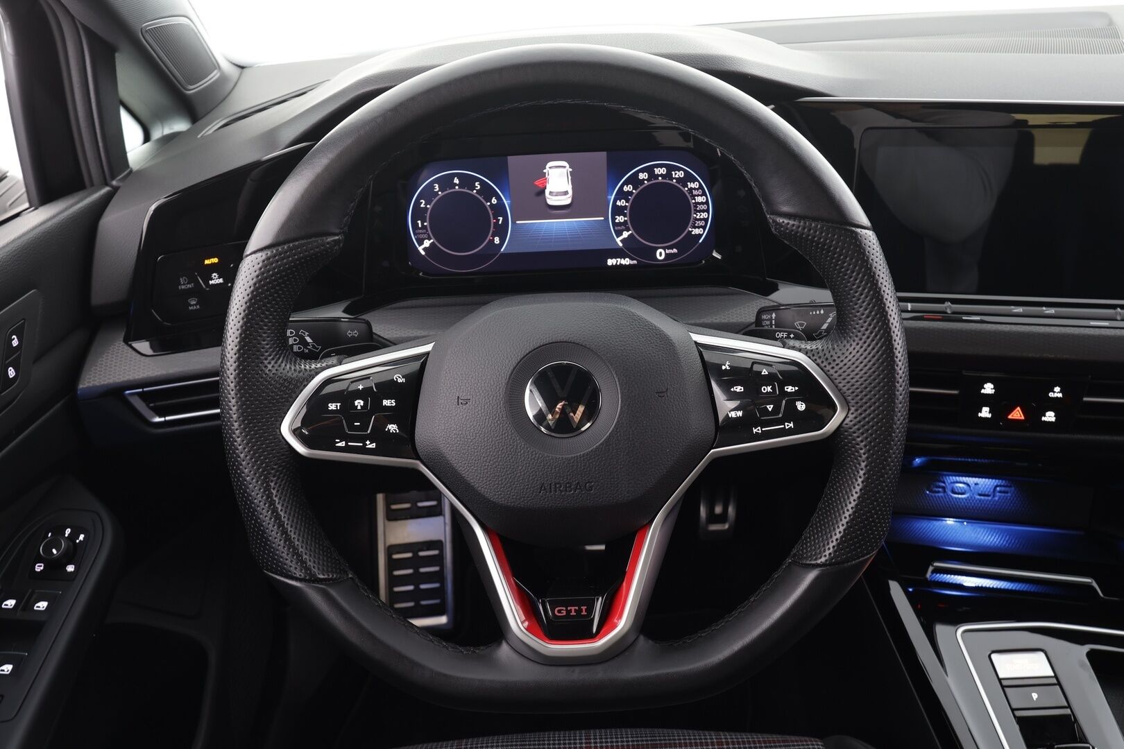 Volkswagen Golf 2023 GTI 2,0 TSI 180 kW DSG * ACC / P.tutkat / IQ.Light / Webasto / Navi / Sporttipenkit / Digimittaristo * - 1.Om Suomi-auto / Kahdet renkaat aluvanteilla