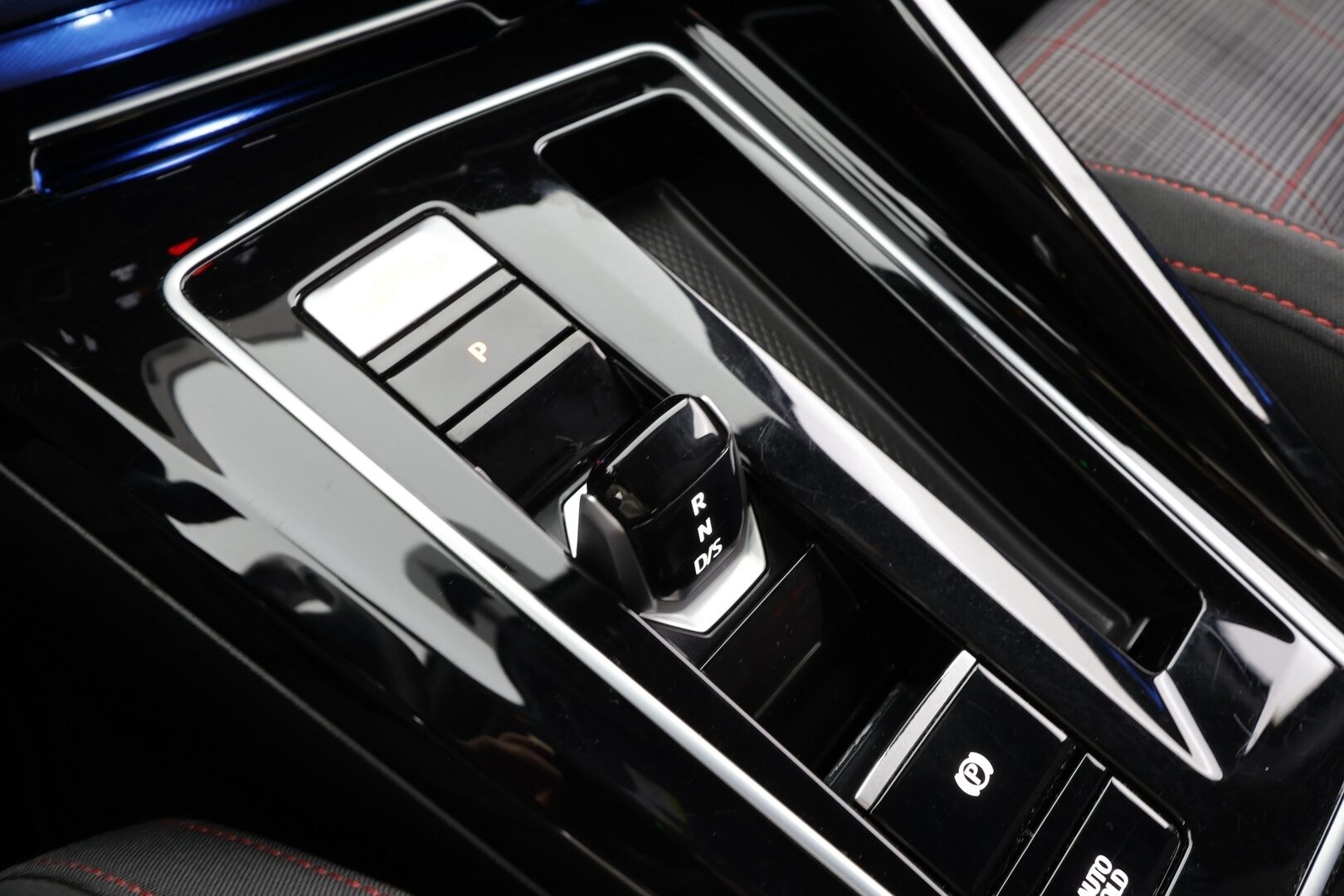 Volkswagen Golf 2023 GTI 2,0 TSI 180 kW DSG * ACC / P.tutkat / IQ.Light / Webasto / Navi / Sporttipenkit / Digimittaristo * - 1.Om Suomi-auto / Kahdet renkaat aluvanteilla