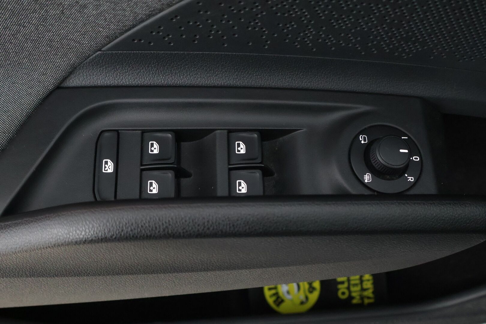 SKODA ENYAQ 2021 60 IV *ILP / 360 Kamera / Ratinlämmitin / Vetokoukku / Navigointi* - * 2x renkaat alumiinivantein / Merkkihuollettu / 2x latauskaapelit*