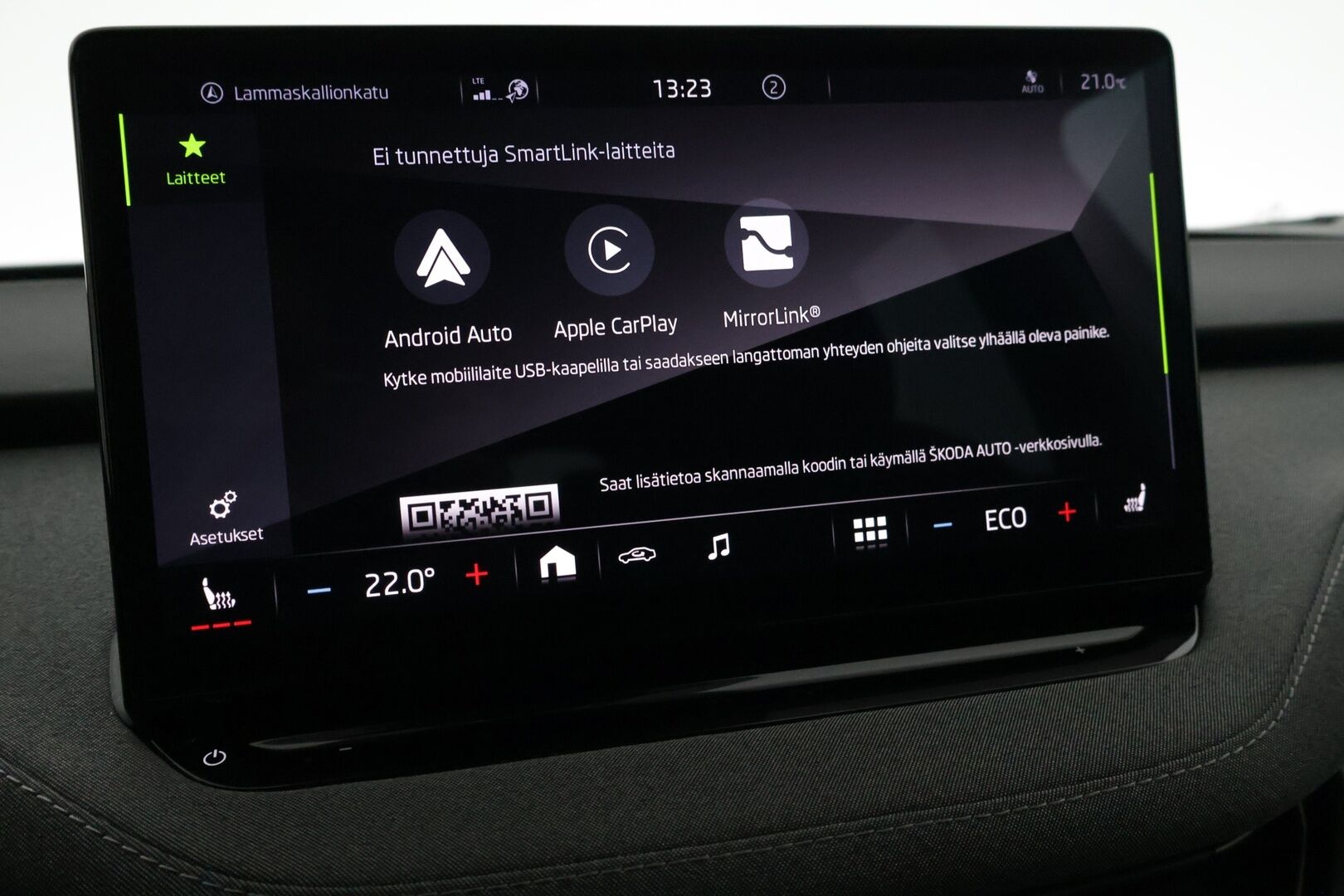 SKODA ENYAQ 2021 60 IV *ILP / 360 Kamera / Ratinlämmitin / Vetokoukku / Navigointi* - * 2x renkaat alumiinivantein / Merkkihuollettu / 2x latauskaapelit*