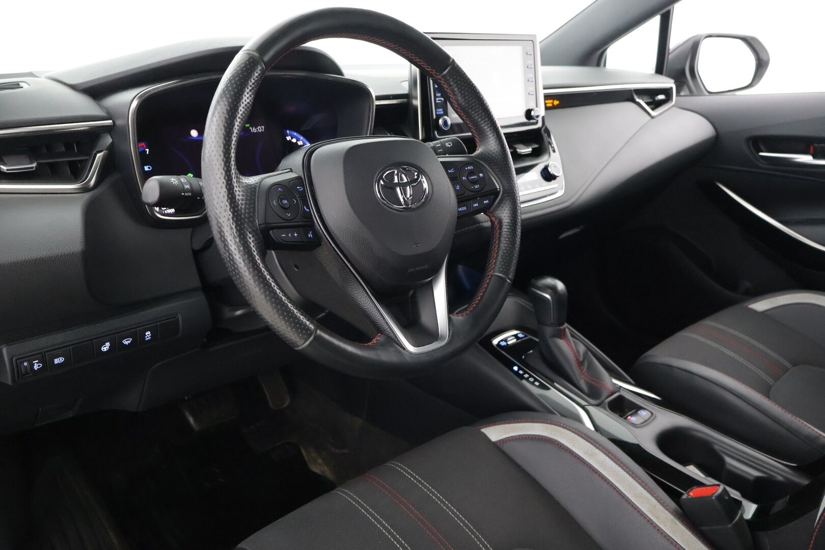 Toyota Corolla 2021 Toyota Corolla Touring Sports Hybrid GR Sport** Adapt. Vakkari / P.Kamera ** - ** Kahdet hyvät renkaat / Juuri huollettu **