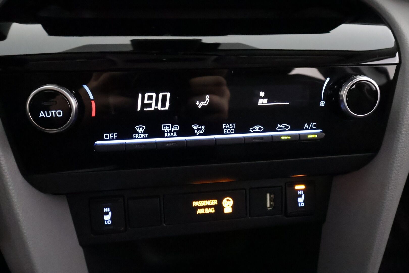 Toyota Yaris Cross 2022 1,5 Hybrid Active - | ACC | LED | P.Kamera | Lohkolämmitin | Kaistavahti | Keyless | 1-om Suomi-auto | Kahdet renkaat | Merkkihuollot |