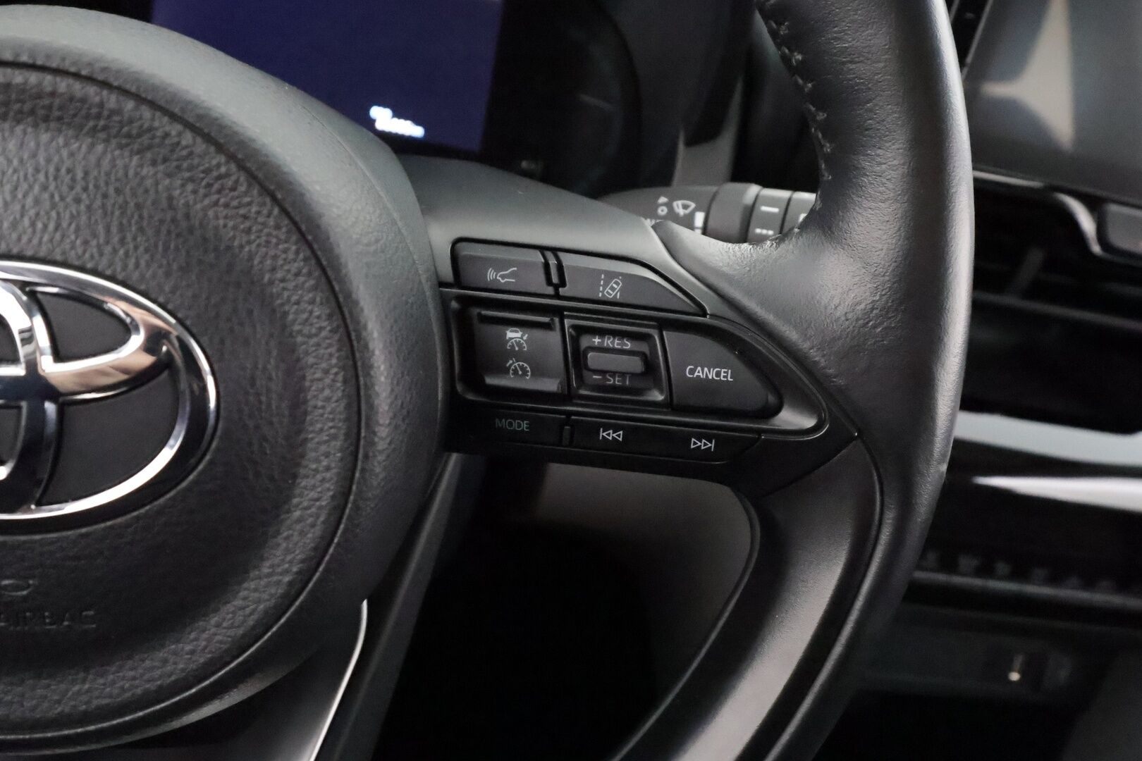 Toyota Yaris Cross 2022 1,5 Hybrid Active - | ACC | LED | P.Kamera | Lohkolämmitin | Kaistavahti | Keyless | 1-om Suomi-auto | Kahdet renkaat | Merkkihuollot |