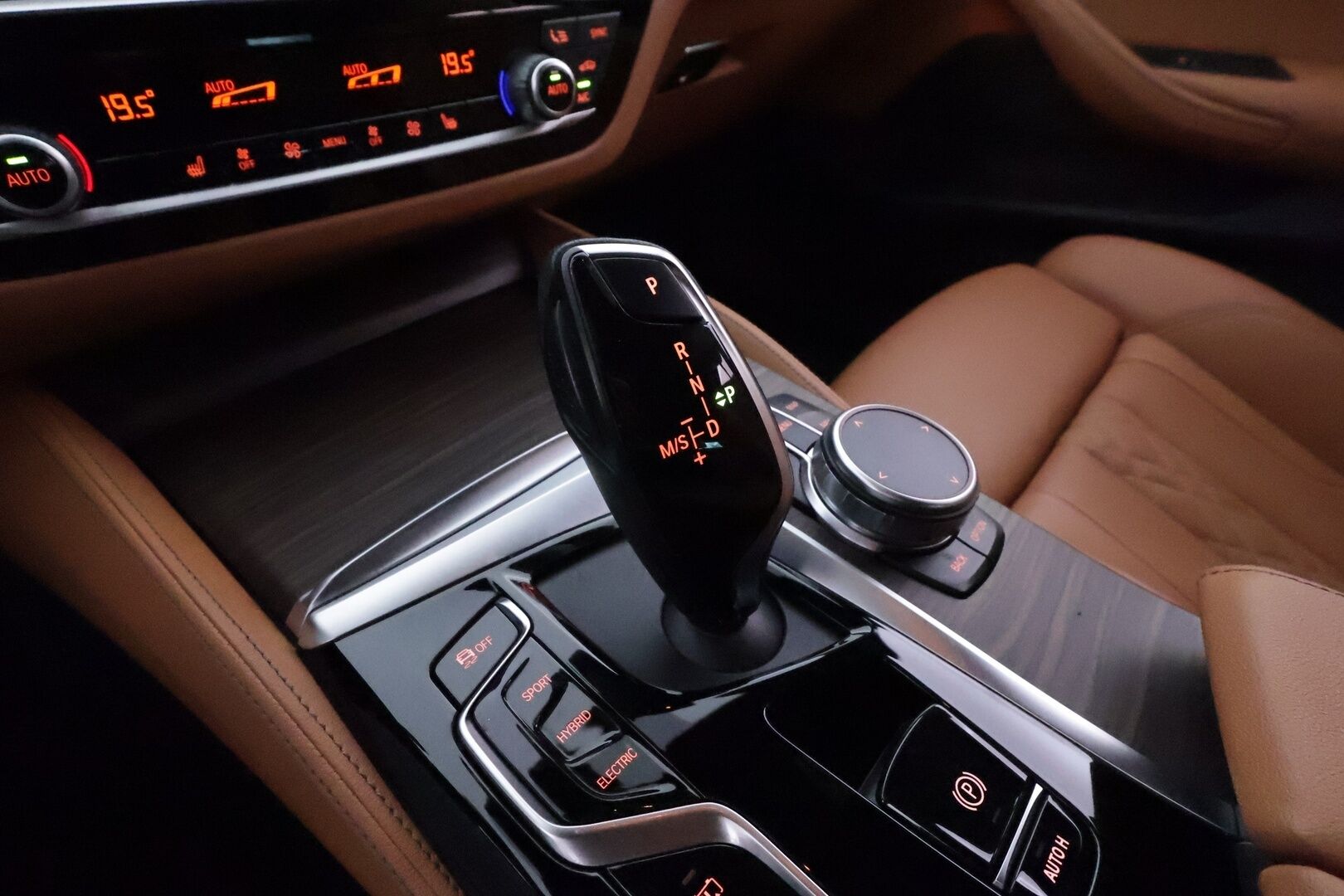 BMW 530 2023 G31 Touring 530e xDrive A Charged Edition M Sport *ACC / P.kamera / Hifi / Muistipenkki / Comfort Access / LED / Navi* - Akku kuntotarkastettu SoH 93,1% / Suomi-auto / Kahdet renkaat aluvanteilla / Merkkihuollettu - Osta nyt, maksa vasta ensi vuonna