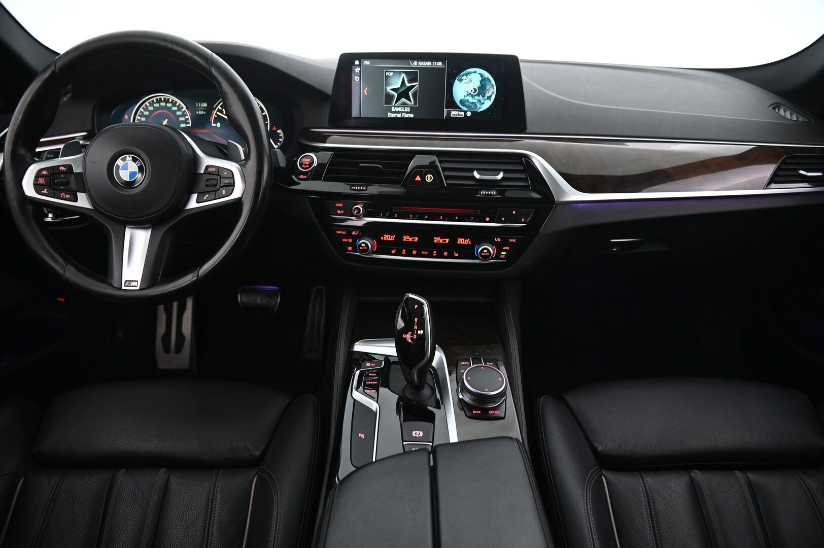 BMW 530 2017 G30 Sedan 530d A Business M Sport - Juuri katsastettu! | H&K | HUD | DA+ | Kattoikkuna | P*kamera | Applecarplay | Individual sisusta | AD-blue vaihdettu | 2x Renkaat & vanteineen