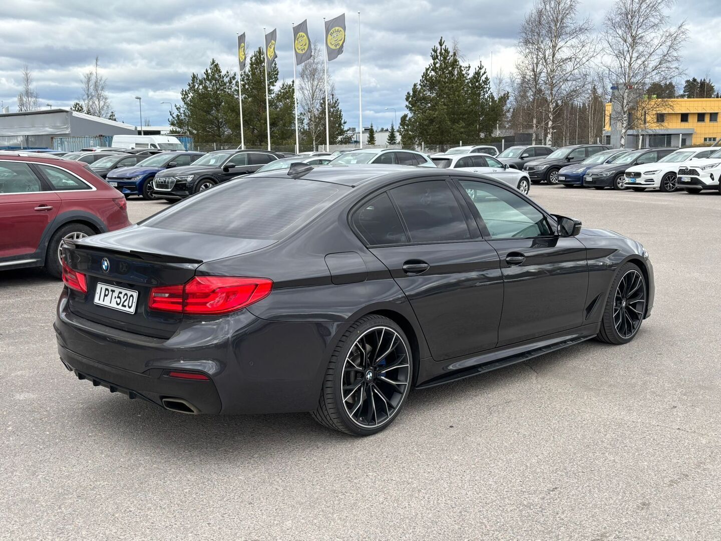 BMW 530 2017 G30 Sedan 530d A Business M Sport *H&K / HUD / DA+ / Kattoikkuna / P*kamera / Applecarplay** - *Juuri saapunut! / AD-blue vaihdettu / 2x Renkaat vanteineen* - HULLUT AVAJAISHULINAT KORKOTARJOUS 3,29 %