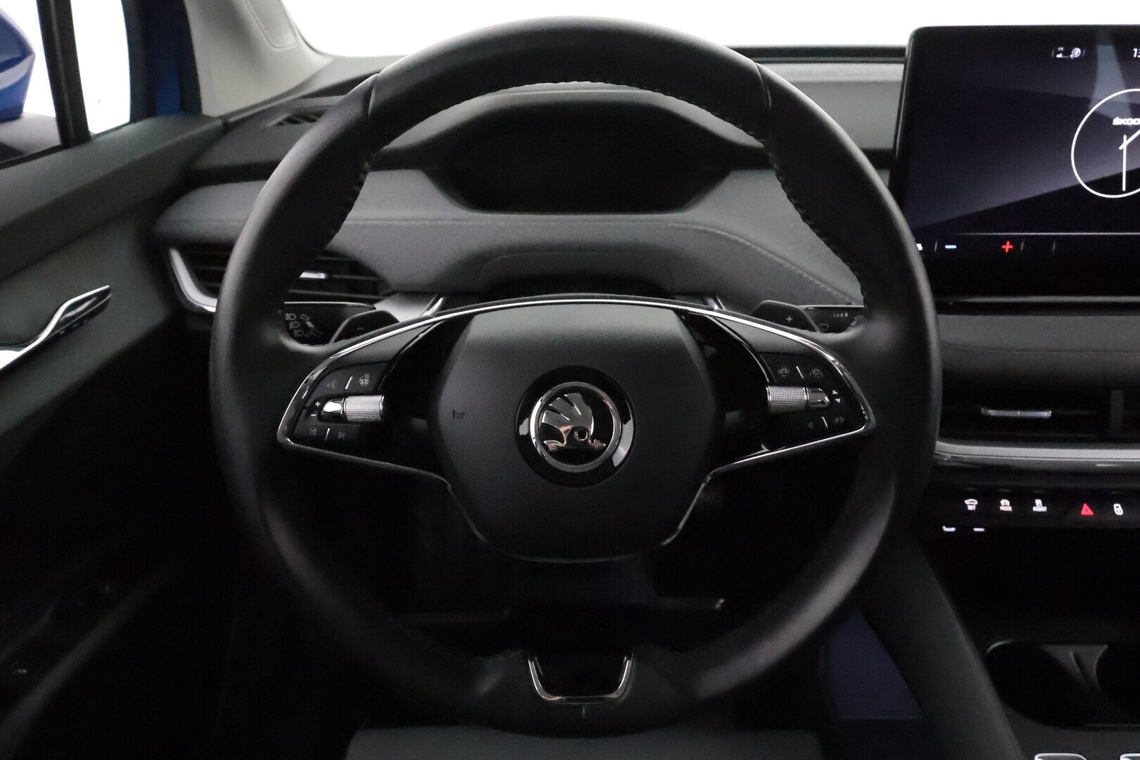 Skoda Enyaq 2022 80 iV - 3,99 % KORKOTARJOUS TÄHÄN AUTOON 31.8. ASTI! - 1Om Suomiauto / Lämpöpumppu / Adapt.Vakkari / ALV / KeylessGo / 360-Kamera / Crystal Matrix LED / Muistipenkki / Puolinahat / Hyvät varusteet!