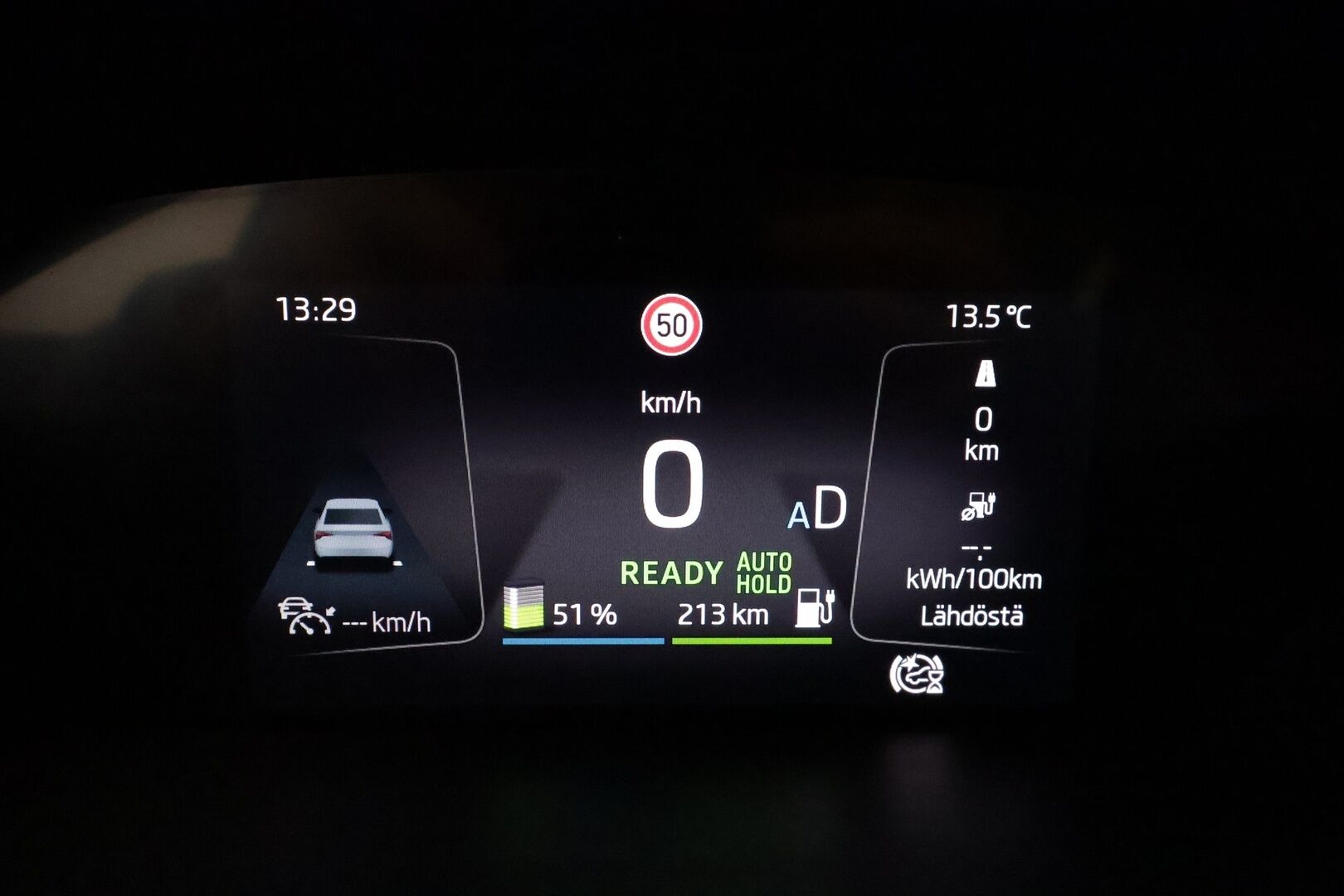 Skoda Enyaq 2022 80 iV - 3,99 % KORKOTARJOUS TÄHÄN AUTOON 31.8. ASTI! - 1Om Suomiauto / Lämpöpumppu / Adapt.Vakkari / ALV / KeylessGo / 360-Kamera / Crystal Matrix LED / Muistipenkki / Puolinahat / Hyvät varusteet!