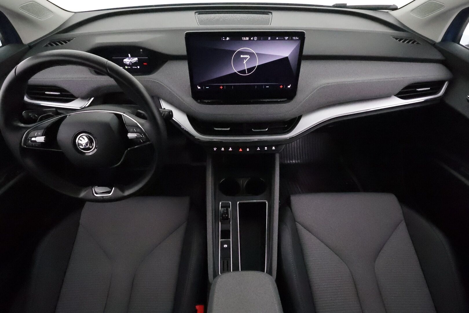 Skoda Enyaq 2022 80 iV - 3,99 % KORKOTARJOUS TÄHÄN AUTOON 31.8. ASTI! - 1Om Suomiauto / Lämpöpumppu / Adapt.Vakkari / ALV / KeylessGo / 360-Kamera / Crystal Matrix LED / Muistipenkki / Puolinahat / Hyvät varusteet!