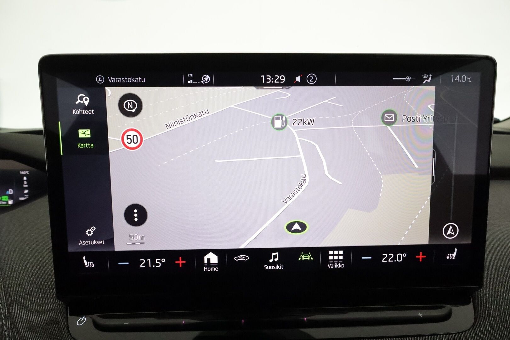 Skoda Enyaq 2022 80 iV - 3,99 % KORKOTARJOUS TÄHÄN AUTOON 31.8. ASTI! - 1Om Suomiauto / Lämpöpumppu / Adapt.Vakkari / ALV / KeylessGo / 360-Kamera / Crystal Matrix LED / Muistipenkki / Puolinahat / Hyvät varusteet!