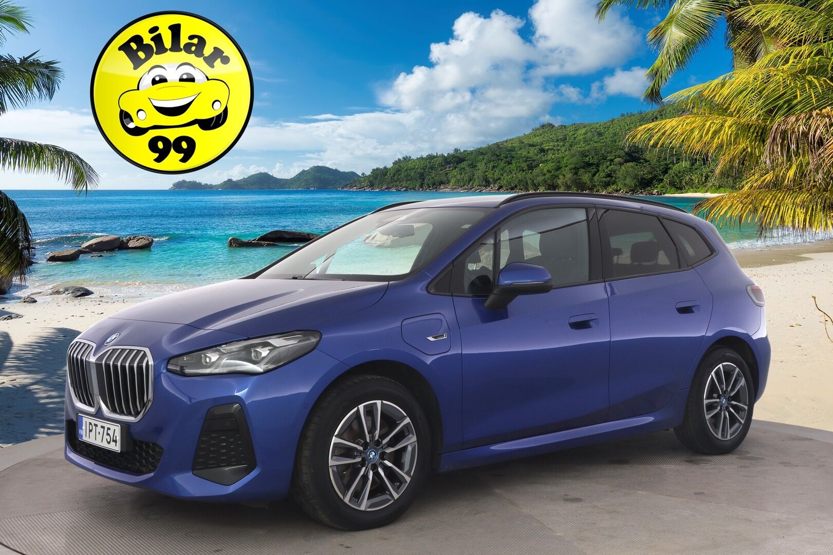 BMW 230 2022 U06 Active Tourer 230e xDrive Charged Edition M Sport *Driving Assistant Plus / H&K / Koukku / Kuskin penkki muistilla ja hieronnalla* - 3,99 % KORKOTARJOUS TÄHÄN AUTOON - *Juuri Huollettu / Portimao Blue / Shadow Line / IconicSounds*