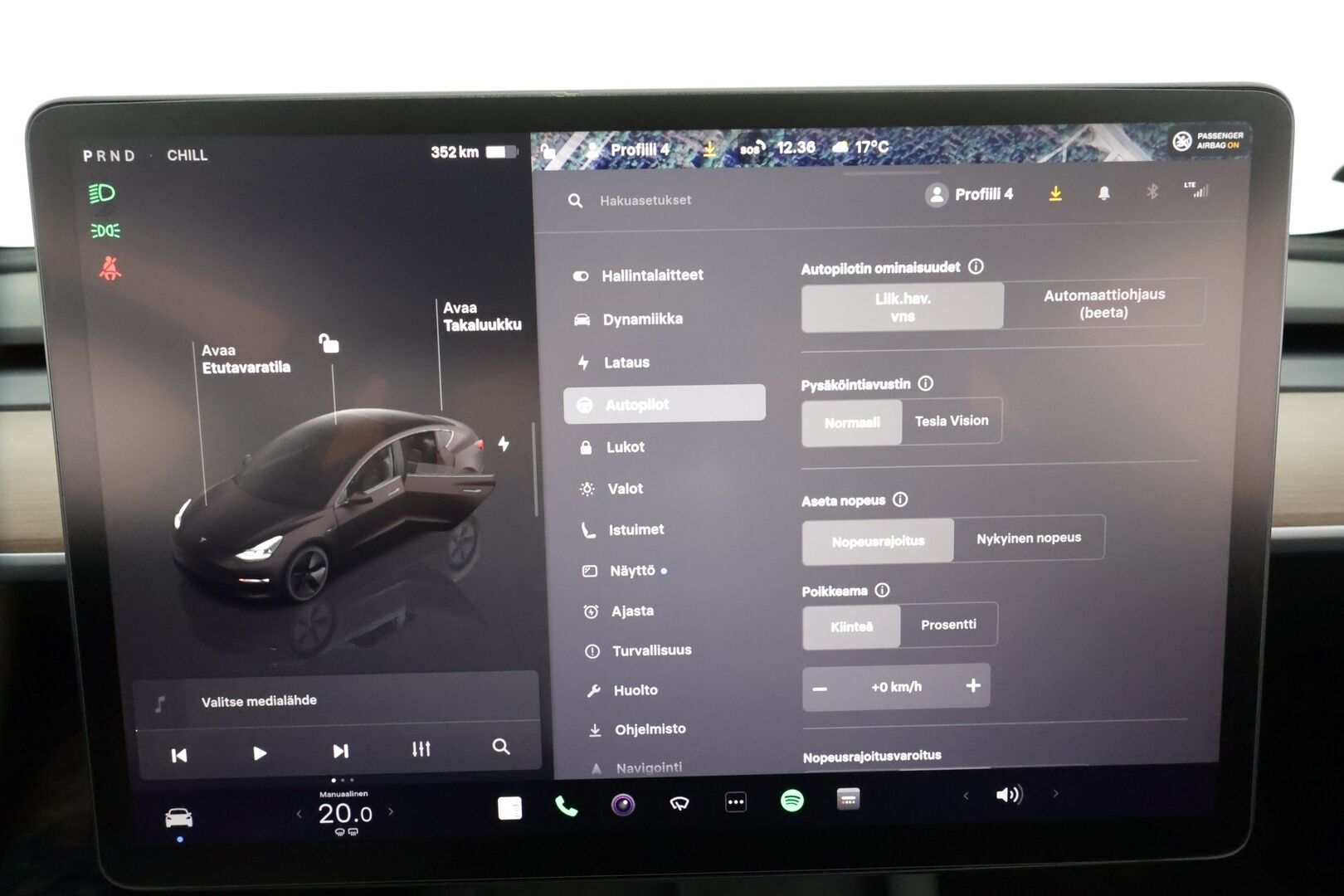 Tesla Model 3 2022 Long Range Dual Motor AWD * Koukku / Lasikatto / ILP /  ACC / Matrix-LED / P.Kamera / Muistipenkki / Premium Audio * - Akku kuntotarkastettu! / 2x Latauskaapelit / Kahdet renkaat