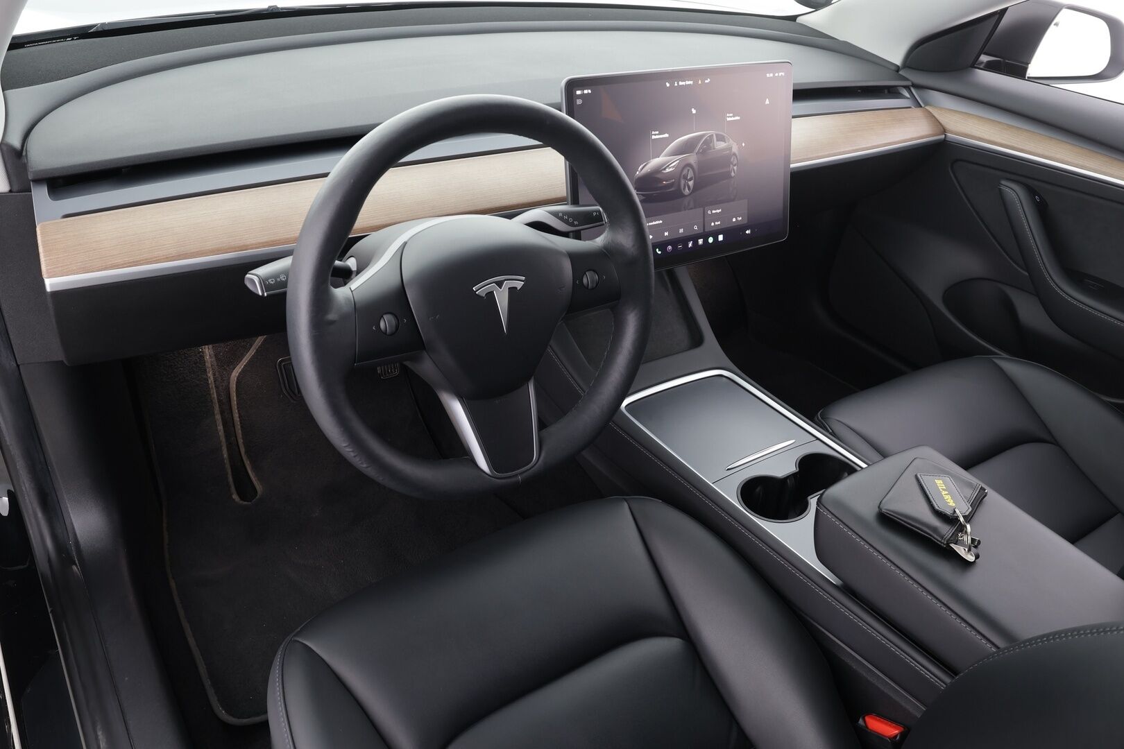 Tesla Model 3 2022 Long Range Dual Motor AWD * Koukku / Lasikatto / ILP /  ACC / Matrix-LED / P.Kamera / Muistipenkki / Premium Audio * - Akku kuntotarkastettu! / 2x Latauskaapelit / Kahdet renkaat