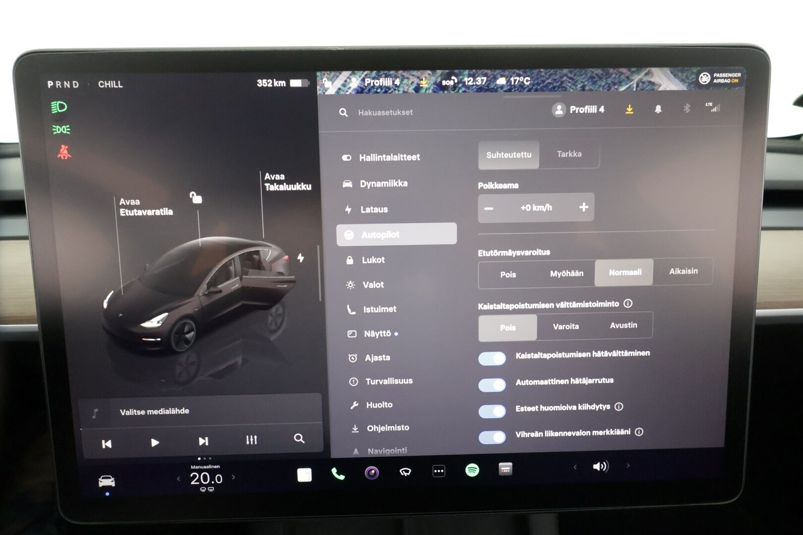 Tesla Model 3 2022 Long Range Dual Motor AWD * Koukku / Lasikatto / ILP /  ACC / Matrix-LED / P.Kamera / Muistipenkki / Premium Audio * - Akku kuntotarkastettu! / 2x Latauskaapelit / Kahdet renkaat