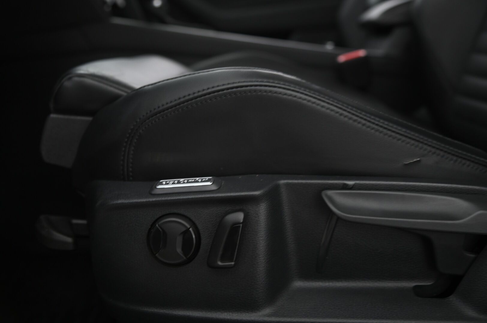 Volkswagen Passat 2018 Variant Alltrack 2,0 TDI 140 kW (190 hv) 4MOTION DSG-automaatti - ACC | nahat | Digimittaristo | Webasto | P.Kamera | Vetokoukku | 2x renkaat&vanteet