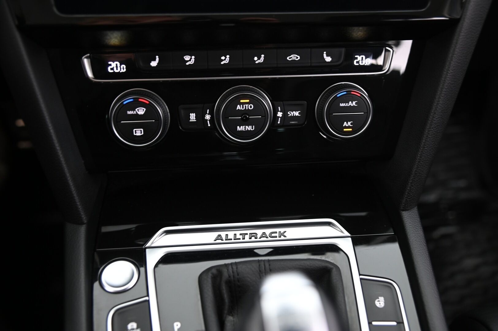 Volkswagen Passat 2018 Variant Alltrack 2,0 TDI 140 kW (190 hv) 4MOTION DSG-automaatti - ACC | nahat | Digimittaristo | Webasto | P.Kamera | Vetokoukku | 2x renkaat&vanteet
