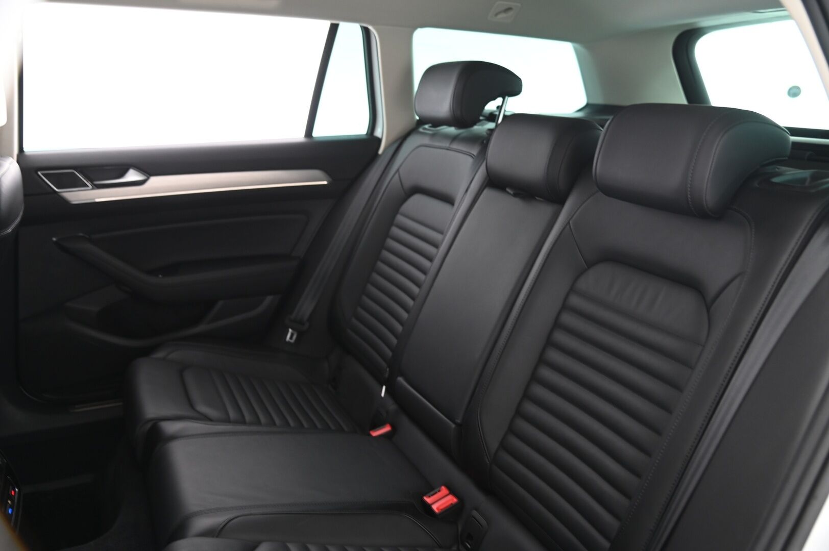 Volkswagen Passat 2018 Variant Alltrack 2,0 TDI 140 kW (190 hv) 4MOTION DSG-automaatti - ACC | nahat | Digimittaristo | Webasto | P.Kamera | Vetokoukku | 2x renkaat&vanteet