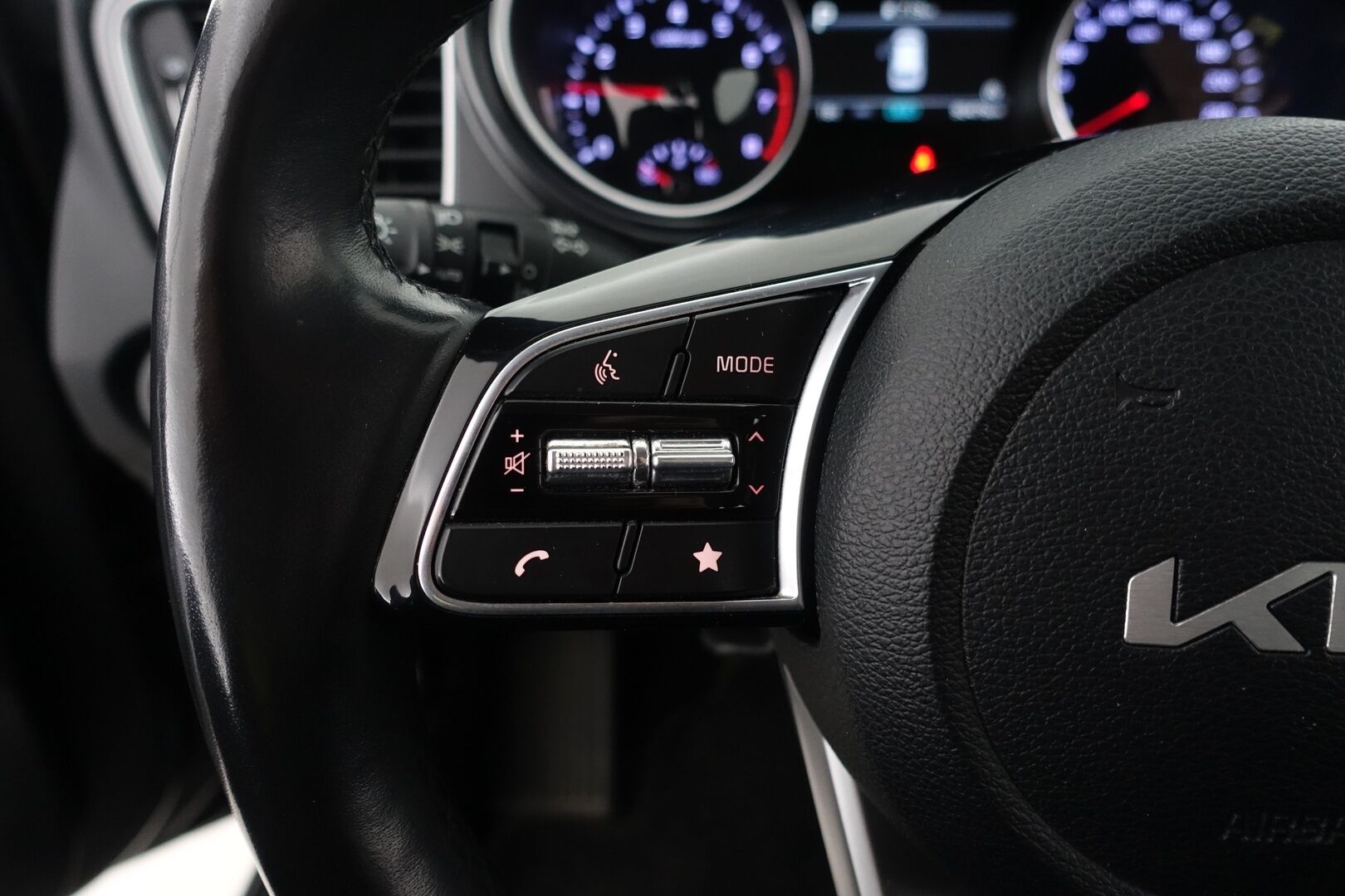 Kia Ceed 2022 1,0 T-GDI Mild-Hybrid 120hv LX SW DCT * Suomi-auto / Vakkari / P.Kamera / AppleCarPlay / Kaistavahti / 2X Renkaat * - HULLUT AVAJAISHULINAT KORKOTARJOUS 3,29 %