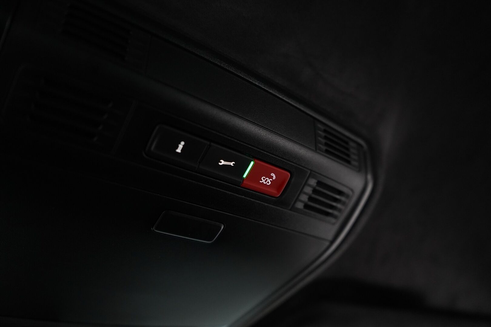 Skoda Superb 2021 Combi 1.4 TSI PHEV SportLine iV DSG Autom. *ACC / Canton / Sport-penkit muistilla / Webasto / Koukku / Digimittaristo* - Skoda OEM Alumiinivanteet / Kummatkin laturit / Sport-line 