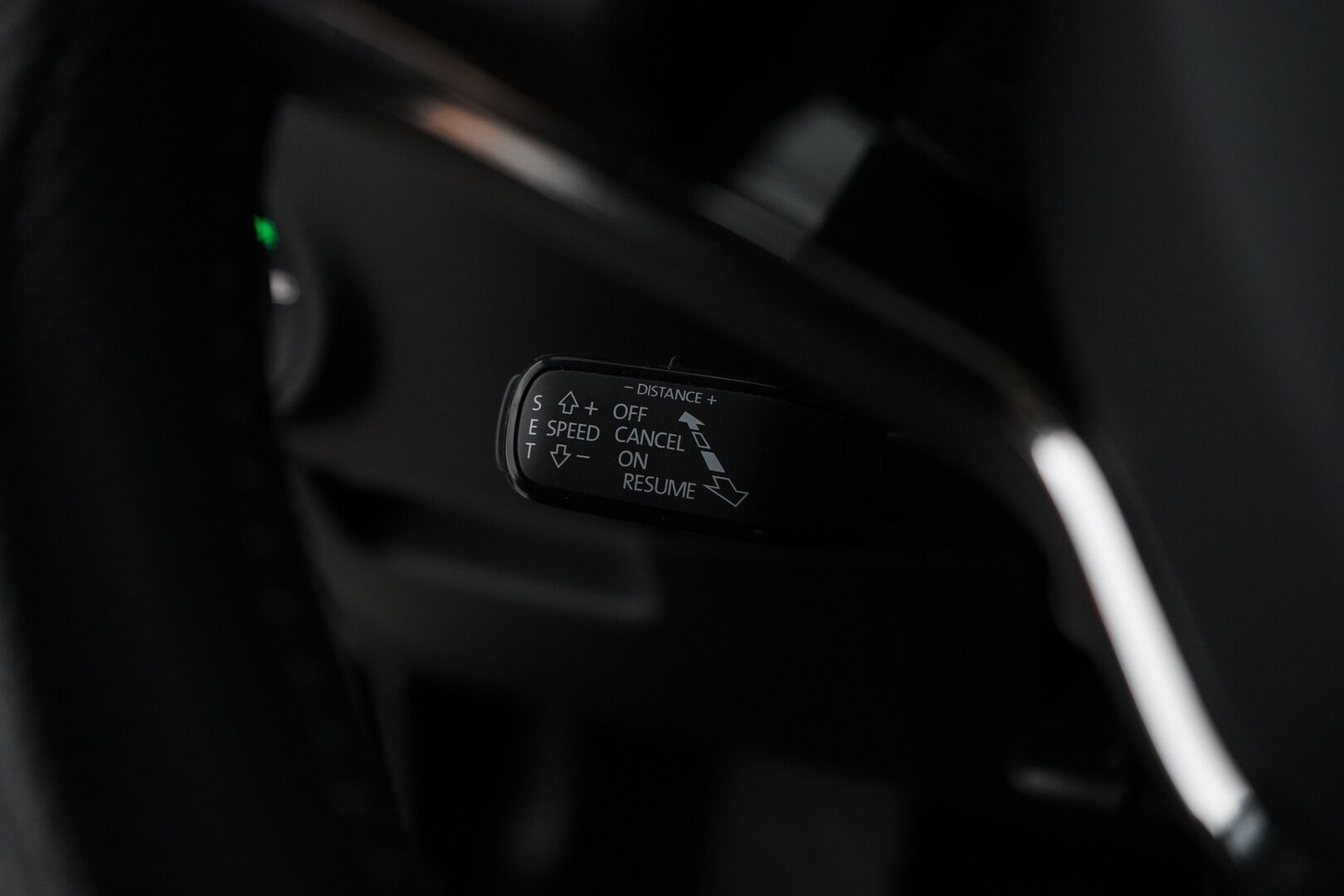 Skoda Superb 2021 Combi 1.4 TSI PHEV SportLine iV DSG Autom. *ACC / Canton / Sport-penkit muistilla / Webasto / Koukku / Digimittaristo* - Skoda OEM Alumiinivanteet / Kummatkin laturit / Sport-line 