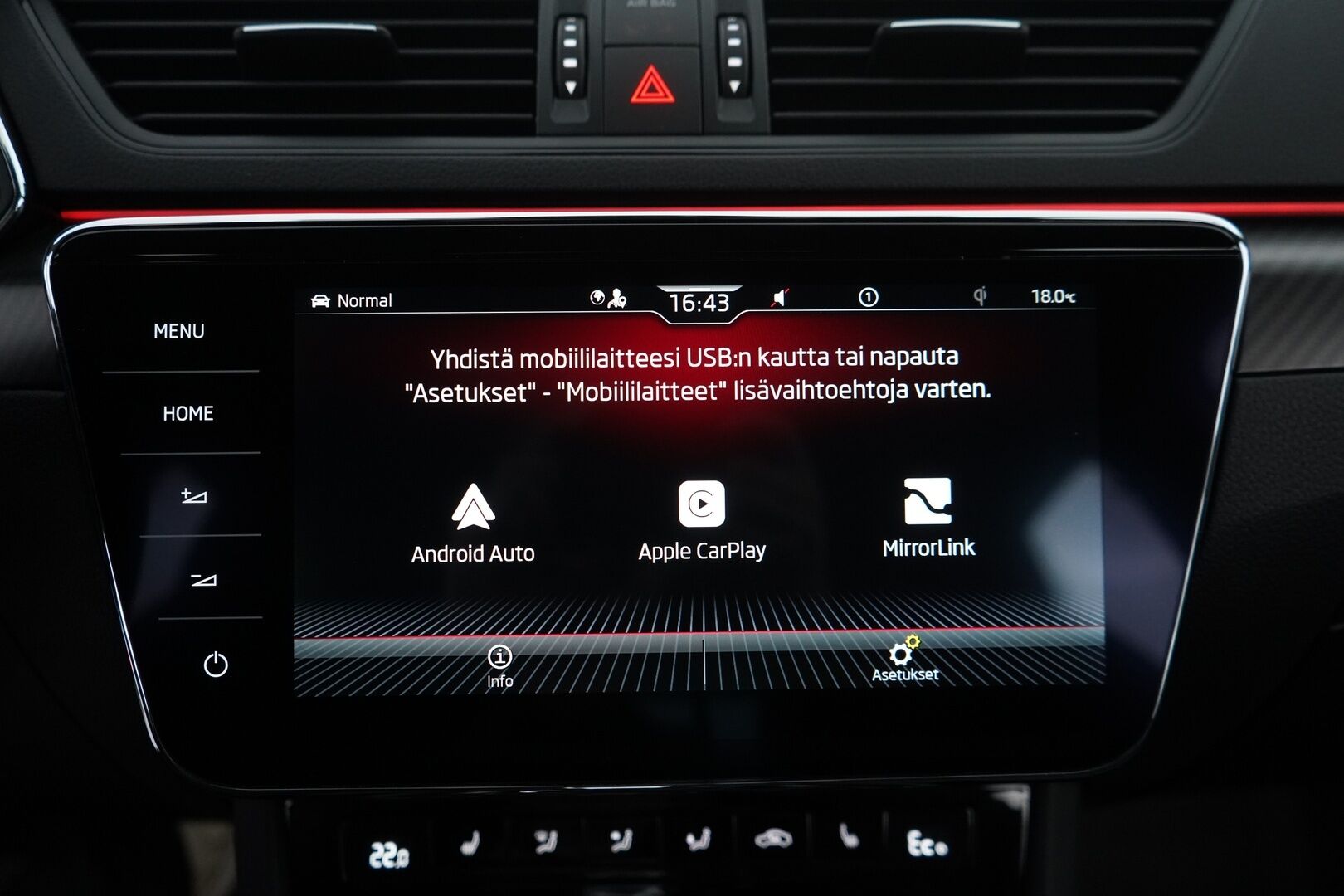 Skoda Superb 2021 Combi 1.4 TSI PHEV SportLine iV DSG Autom. *ACC / Canton / Sport-penkit muistilla / Webasto / Koukku / Digimittaristo* - Skoda OEM Alumiinivanteet / Kummatkin laturit / Sport-line 