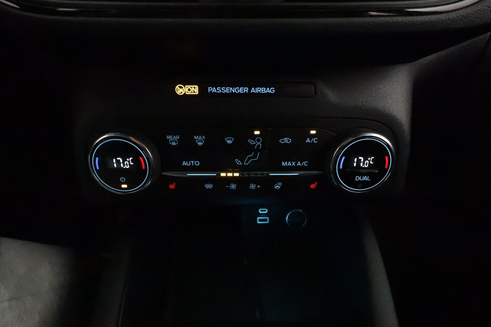 Ford Kuga 2021 2,5 PHEV 225hv CVT FWD ST-Line 5-ovinen **Adapt.vakkari / P.kamera / Koukku / Digimittaristo / KeylessGo** - Merkkihuollettu / Kahdet renkaat aluvanteilla / Digimittaristo / Navi / Ratinlämmitin / Lämmitettävä tuulilasi / Sähköluukku