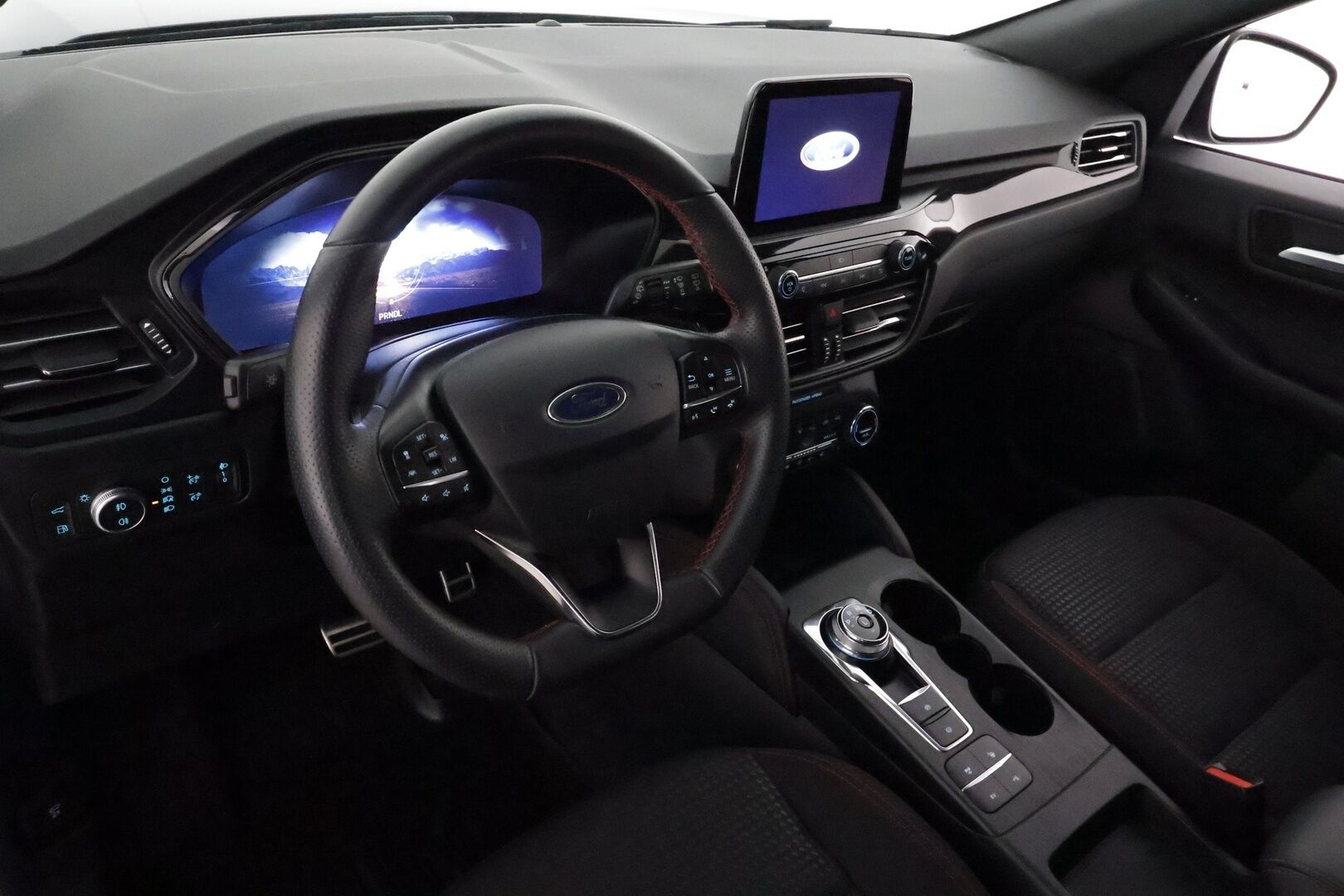 Ford Kuga 2021 2,5 PHEV 225hv CVT FWD ST-Line 5-ovinen **Adapt.vakkari / P.kamera / Koukku / Digimittaristo / KeylessGo** - Merkkihuollettu / Kahdet renkaat aluvanteilla / Digimittaristo / Navi / Ratinlämmitin / Lämmitettävä tuulilasi / Sähköluukku